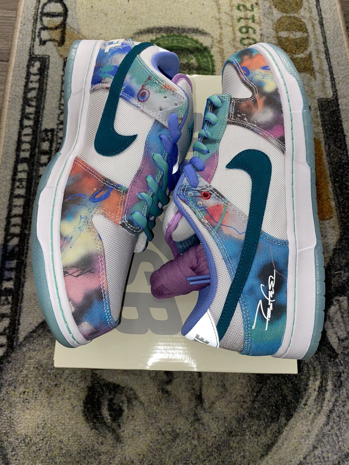 Nike Nike SB Dunk Low Futura Laboratories Bleached Aqua Size US 11.5 / EU 44-45 - 2 Thumbnail