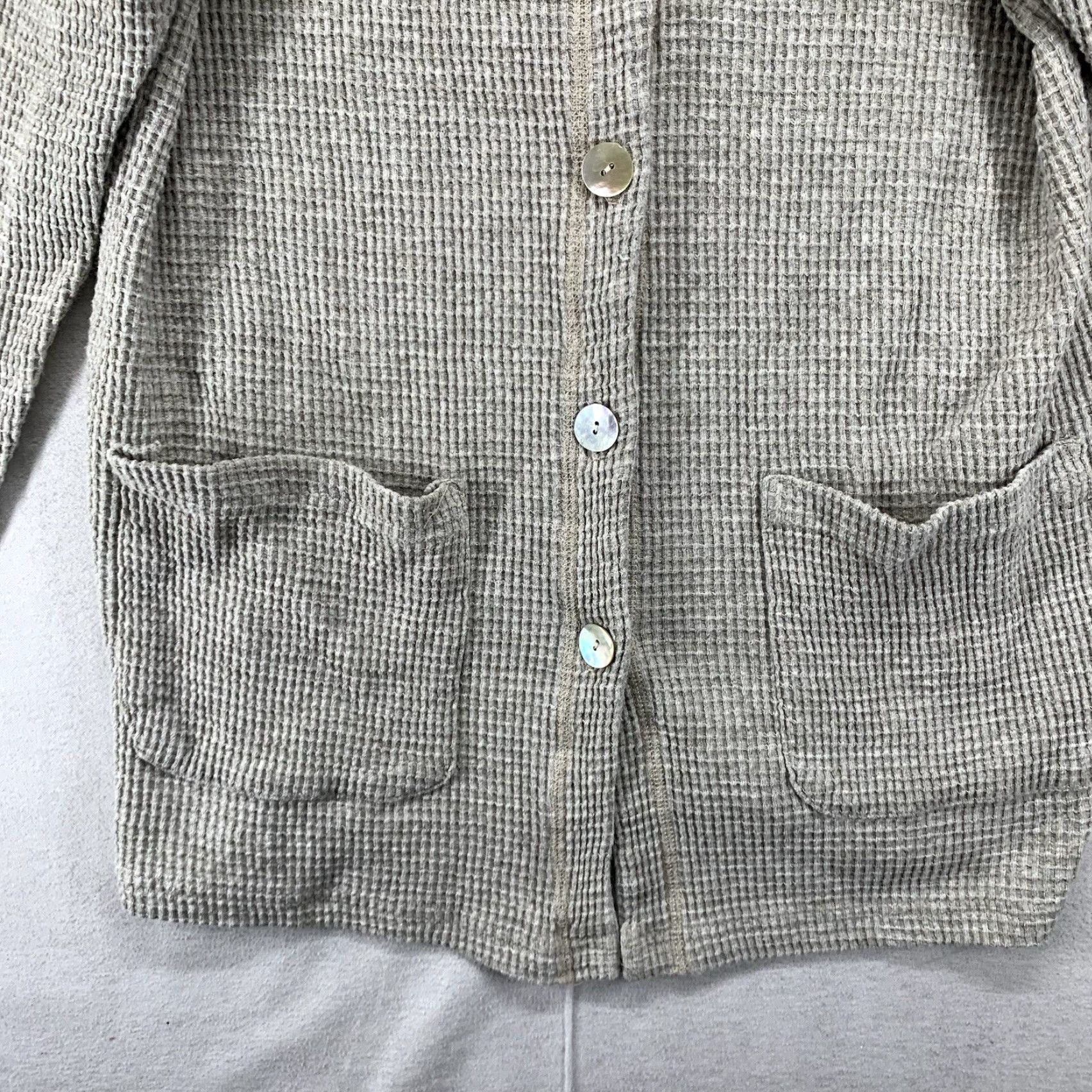 FLAX VINTAGE Contemporary Life Button-Up Top Casual Women Regular M Beige Knit Pockets 80s 90s Nature Subtle Textured Pearl Buttons Long Sleeve Round Neck Size M / US 6-8 / IT 42-44 - 4 Thumbnail