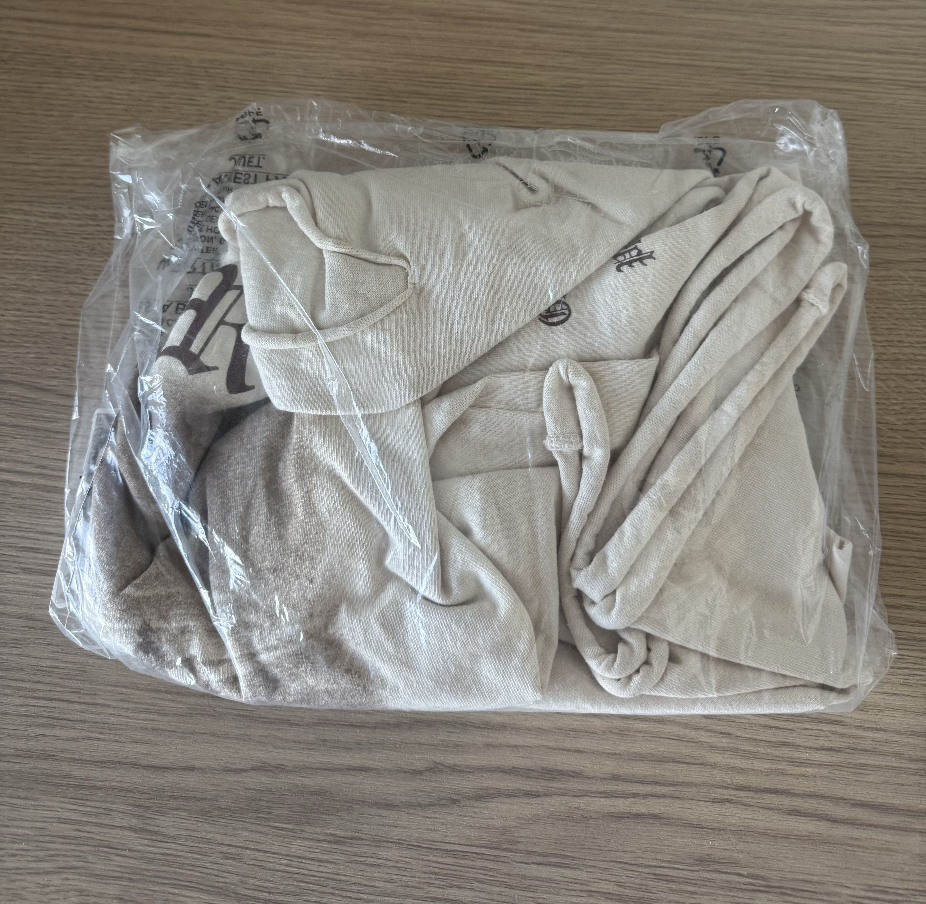 Kanye West Yeezy Vultures White t Size US M / EU 48-50 / 2 - 2 Thumbnail
