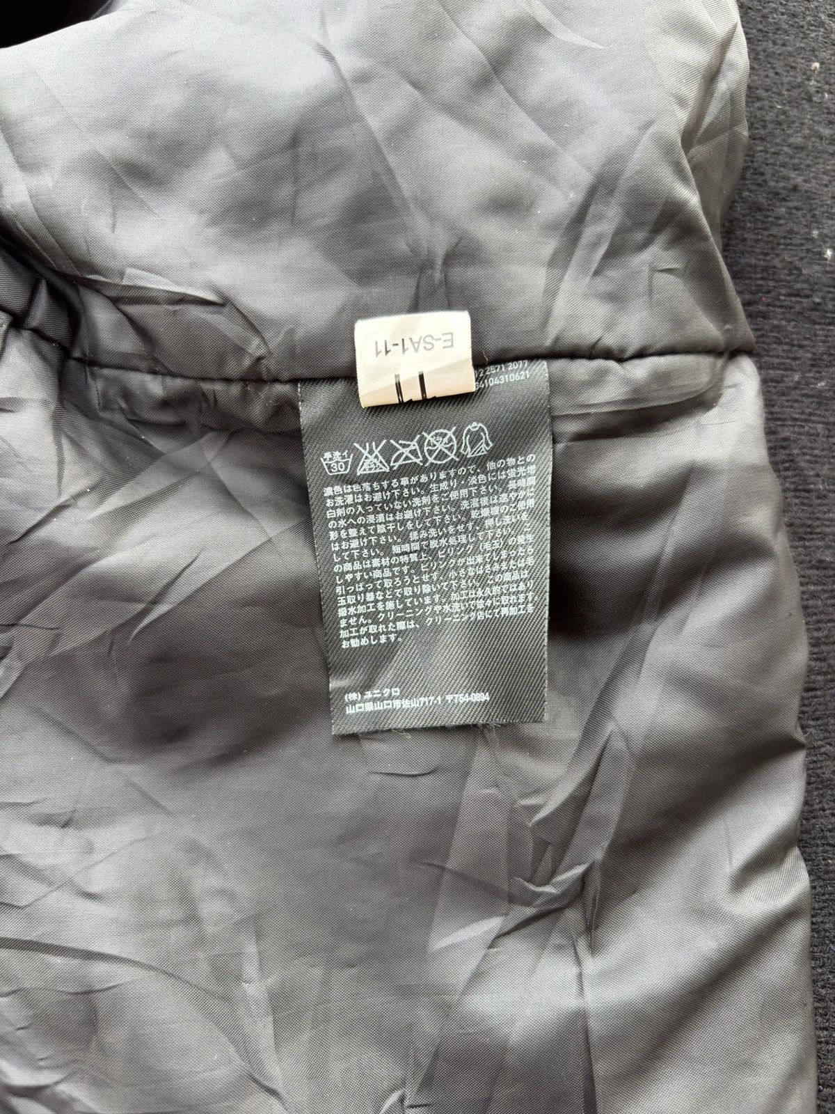 Uniqlo Uniqlo Bomber Light Jacket Size US M / EU 48-50 / 2 - 15 Thumbnail