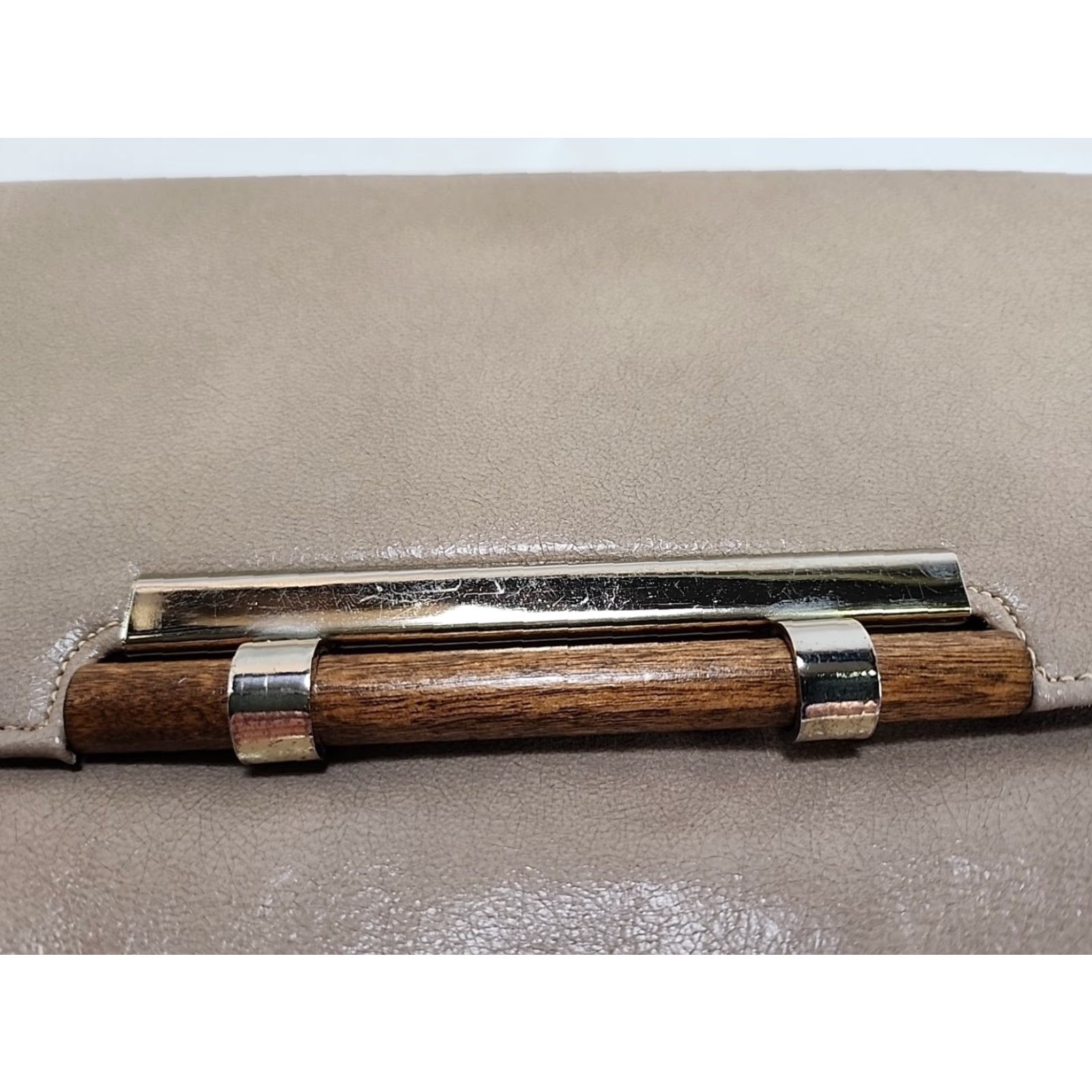 Vintage VINTAGE Mardane Tan Genuine Leather Clutch Gold Purse Chain USA Wood Handle 11x6.5x1 Size ONE SIZE - 7 Thumbnail