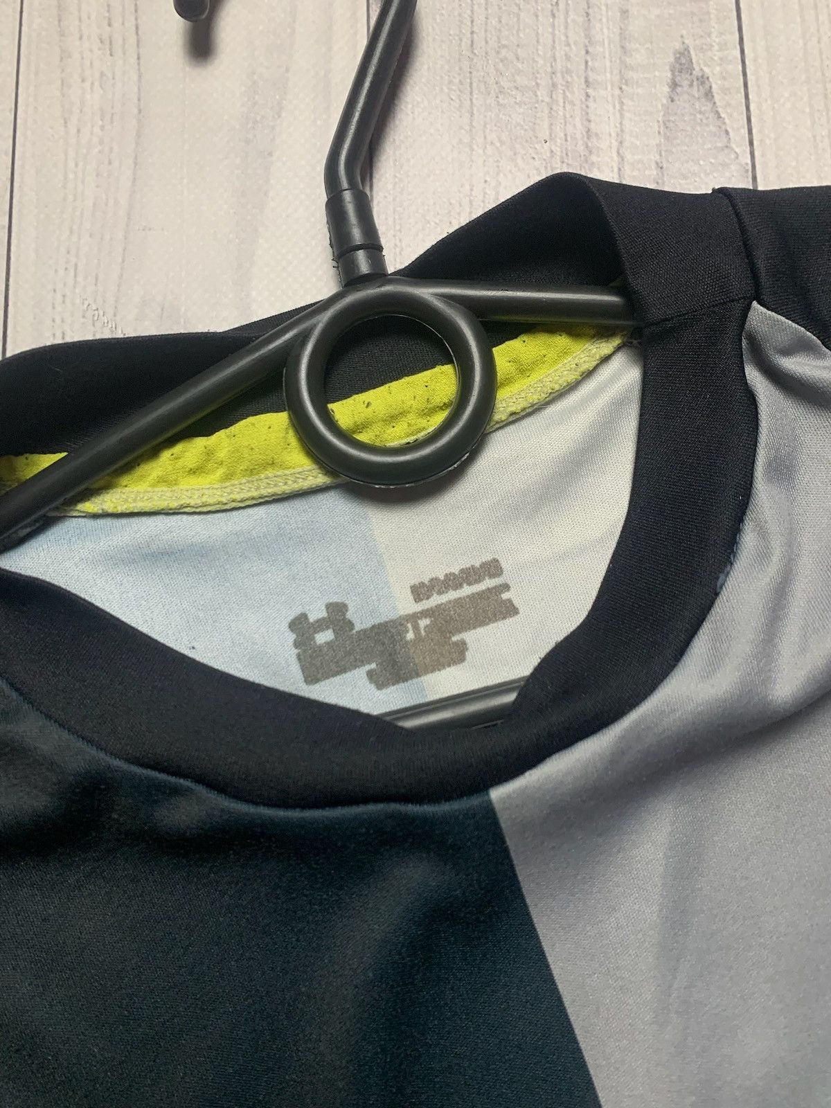 Under Armour × Vintage Vintage spurs Tottenham soccer jersey size L away rare Size US L / EU 52-54 / 3 - 8 Thumbnail