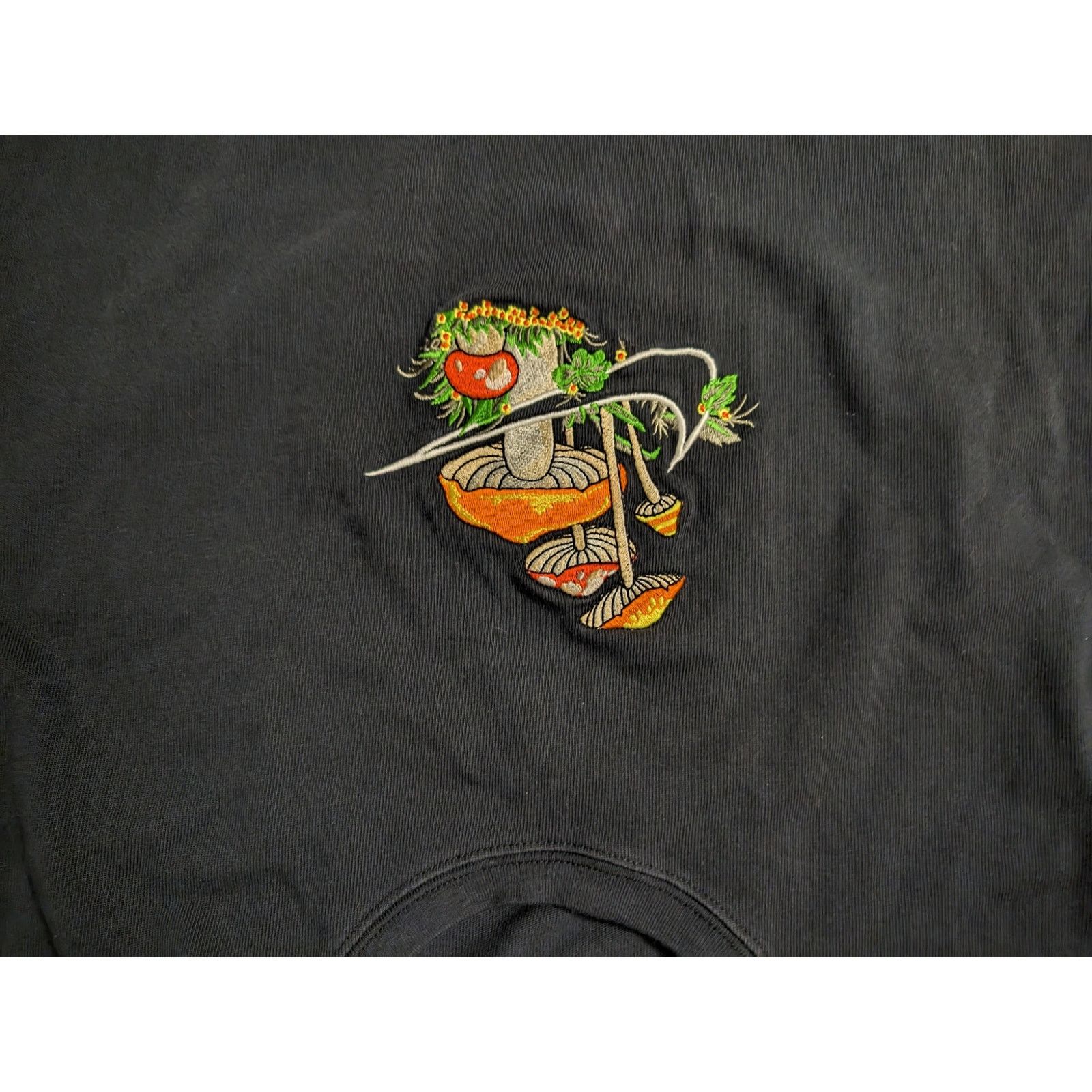 Nike Nike Sportswear Black Mens Small Mushroom T-Shirt Size US S / EU 44-46 / 1 - 4 Thumbnail
