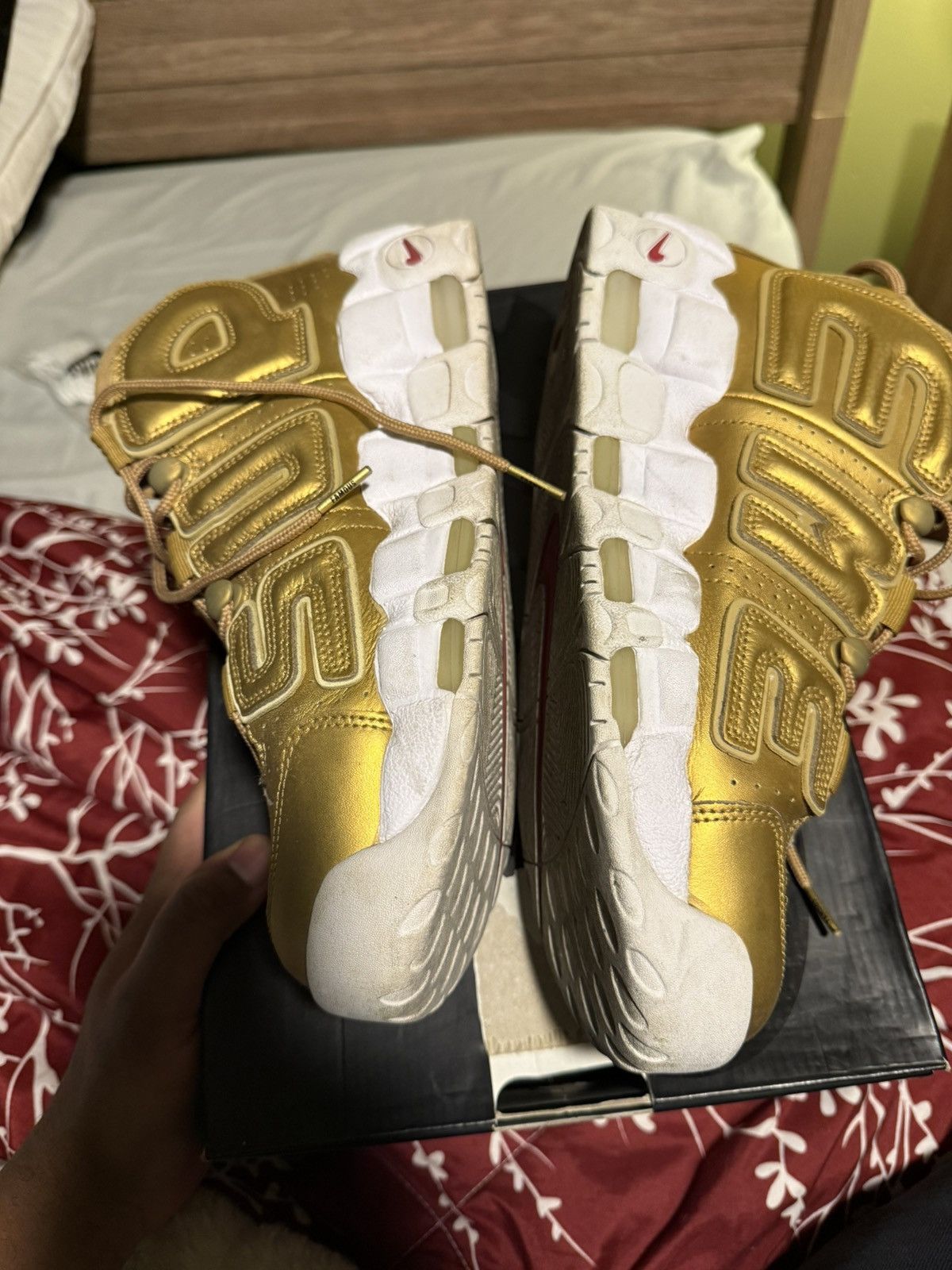Nike × Supreme Nike Supreme Uptempo Metallic Gold Size US 10.5 / EU 43-44 - 2 Thumbnail