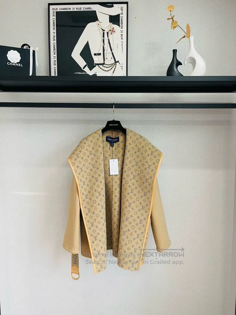 Louis Vuitton Louis Vuitton Cream tea logo bathrobe short coat Size XXS / US 00 / IT 34 - 1 Thumbnail