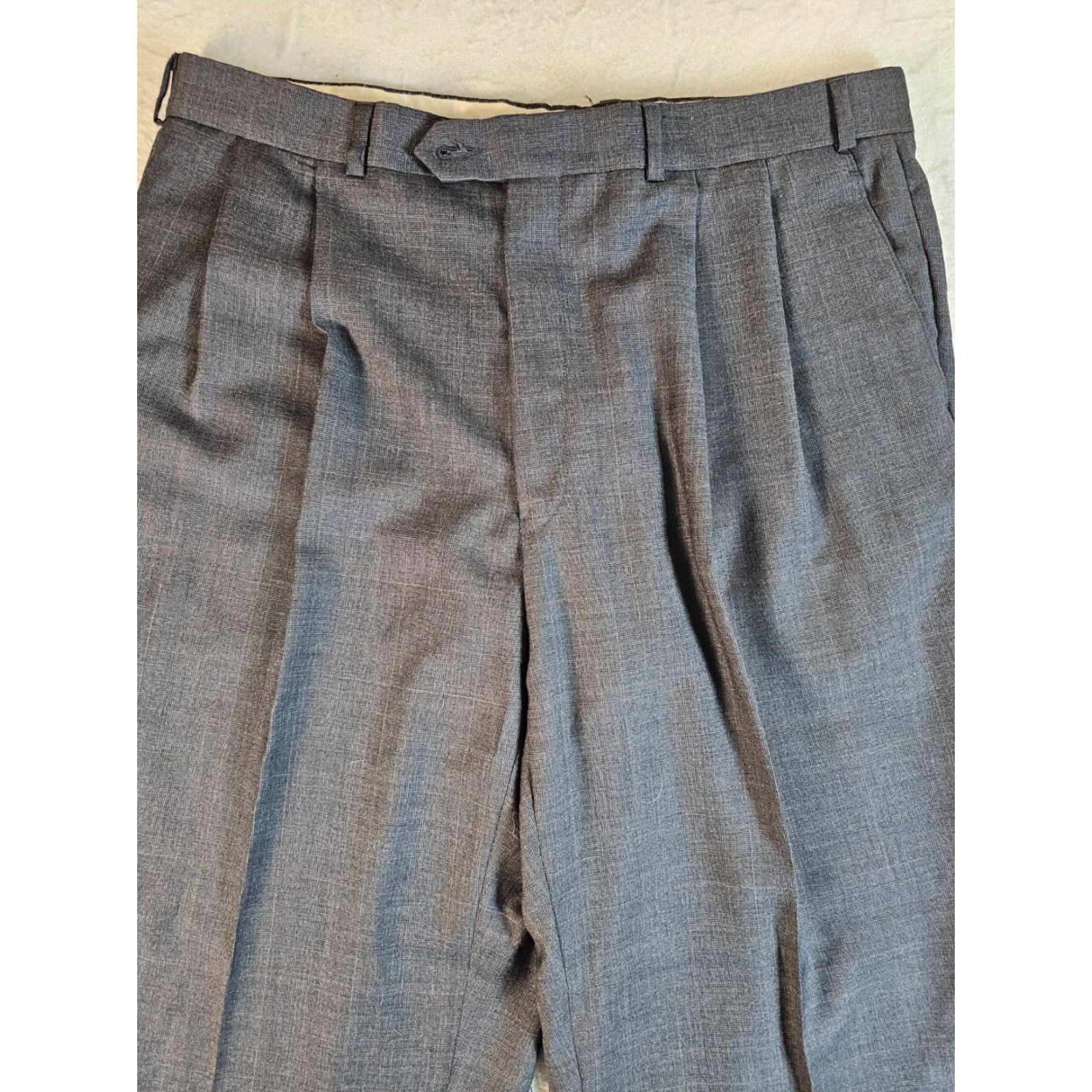 Ralph Lauren VINTAGE Lauren By RALPH LAUREN 2 Piece Suit Mens 44 Short 33x29 Grey Wool Classic 100% Wool Business Formal Party/Cocktail Travel Wedding Mens Size US 44 / EU 60 - 4 Thumbnail