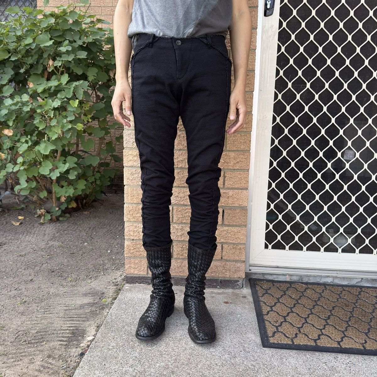 Individual Sentiments Individual Sentiments black raw-edge fitted trousers Size US 30 / EU 46 - 15 Thumbnail