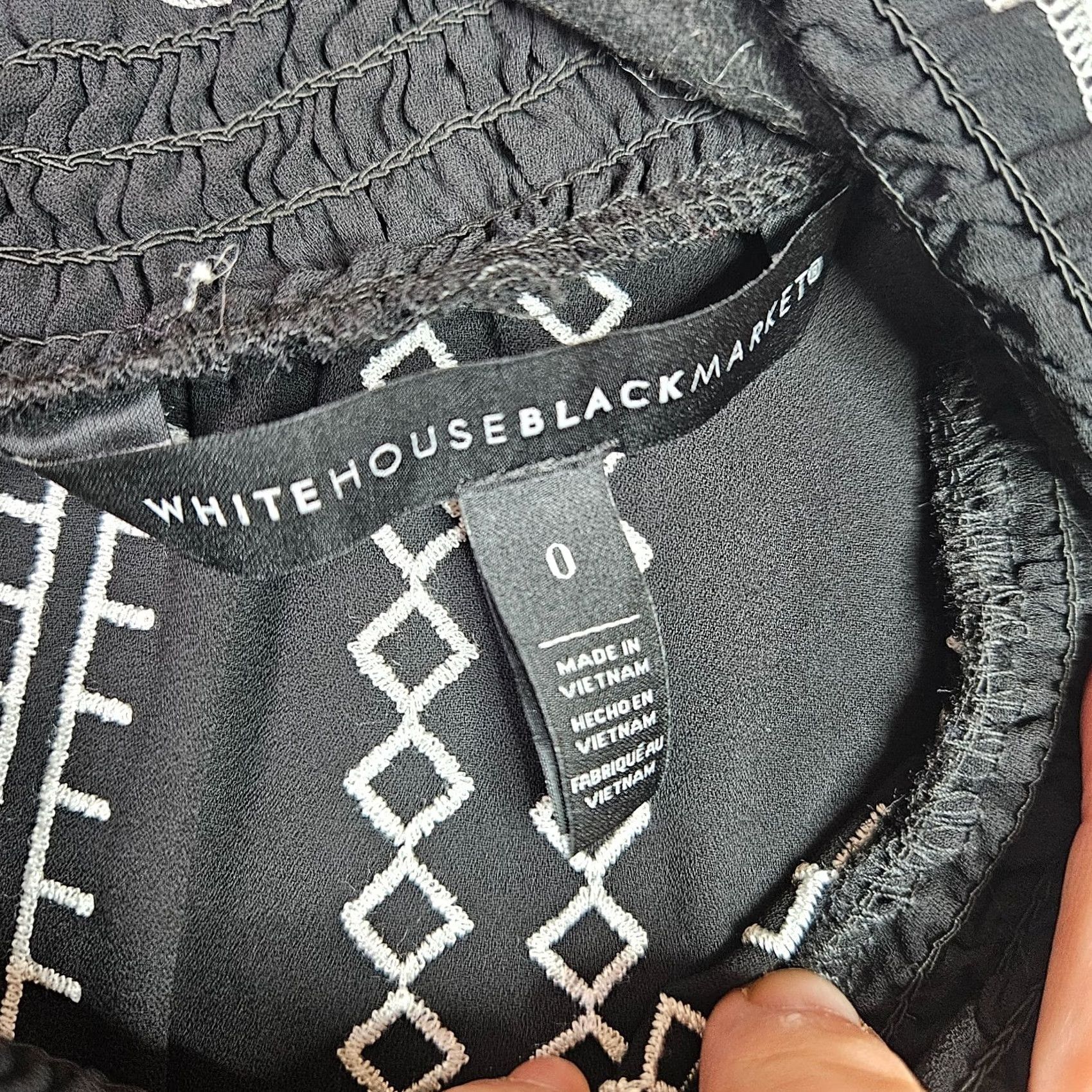White House Black Market White House Black Market Blouse Sleeveless Women Black Embroidered Top Size 0 Ladies Regular XS? Size XS / US 0-2 / IT 36-38 - 5 Thumbnail