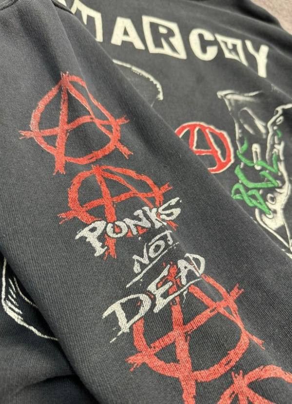 Japanese Brand × Vintage Anarchy Punks Not Daed Merch Faded Vintage Hoodie Size US L / EU 52-54 / 3 - 7 Thumbnail