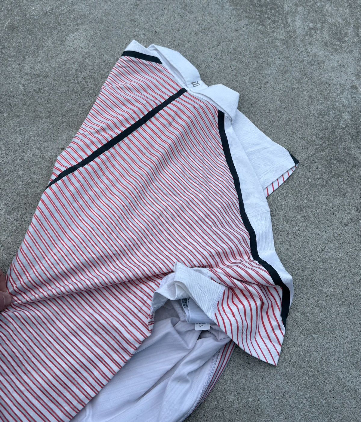 Other Vintage Nike Y2K avantgarde streetwear polo shirt Size US M / EU 48-50 / 2 - 15 Thumbnail