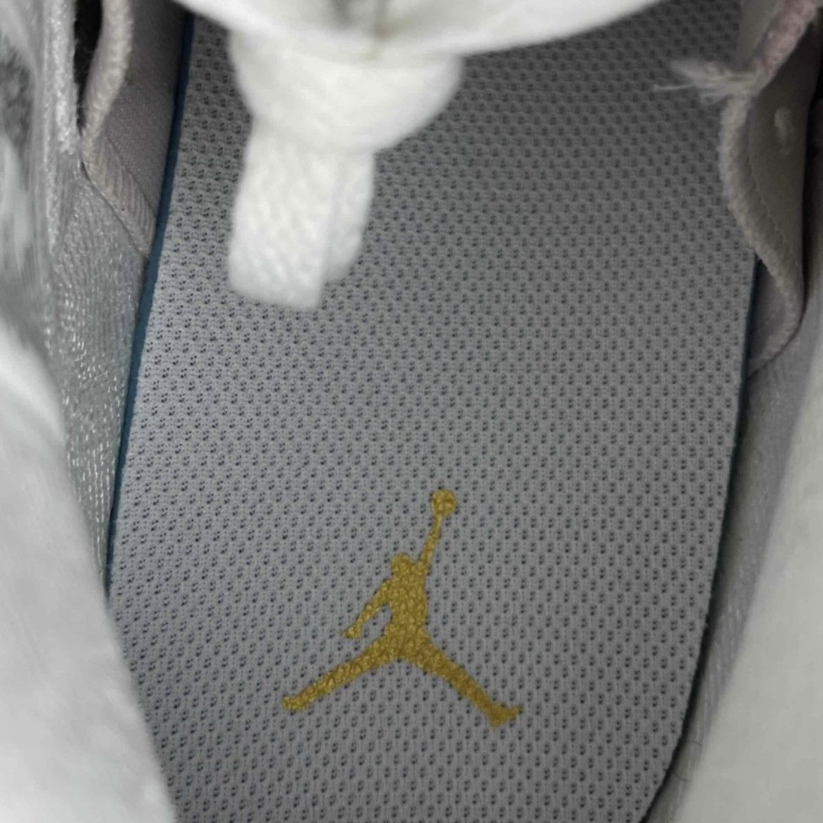Jordan Brand Air Jordan 6 Retro Gold Hoops Size 12 W / 10.5M DH9696-100 Size US 12 / IT 42 - 7 Thumbnail