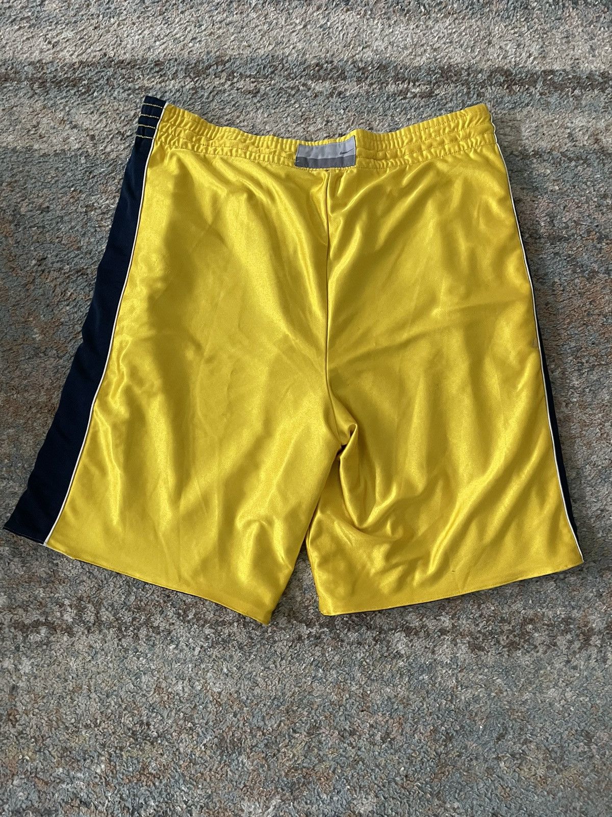 Nike × Vintage VTG Nike Reversible Y2K Dazzle Shorts XL Rare Silky 2000 Size US 34 / EU 50 - 10 Thumbnail