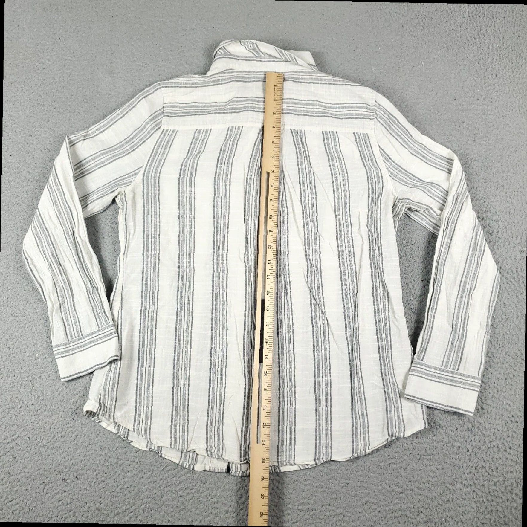 Tommy Hilfiger Tommy Hilfiger Women's Gray Striped Long Sleeve Button Up Shirt Medium Size M / US 6-8 / IT 42-44 - 7 Thumbnail