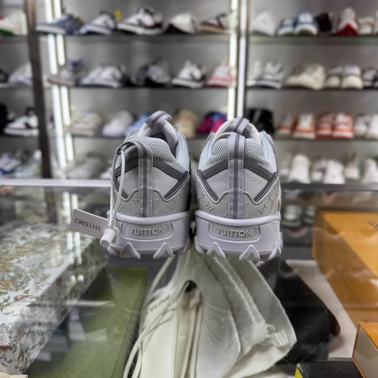 Louis Vuitton LV RUCH Gray Silver 36 Sneakers Size US 5.5 / IT 35.5 - 6 Thumbnail