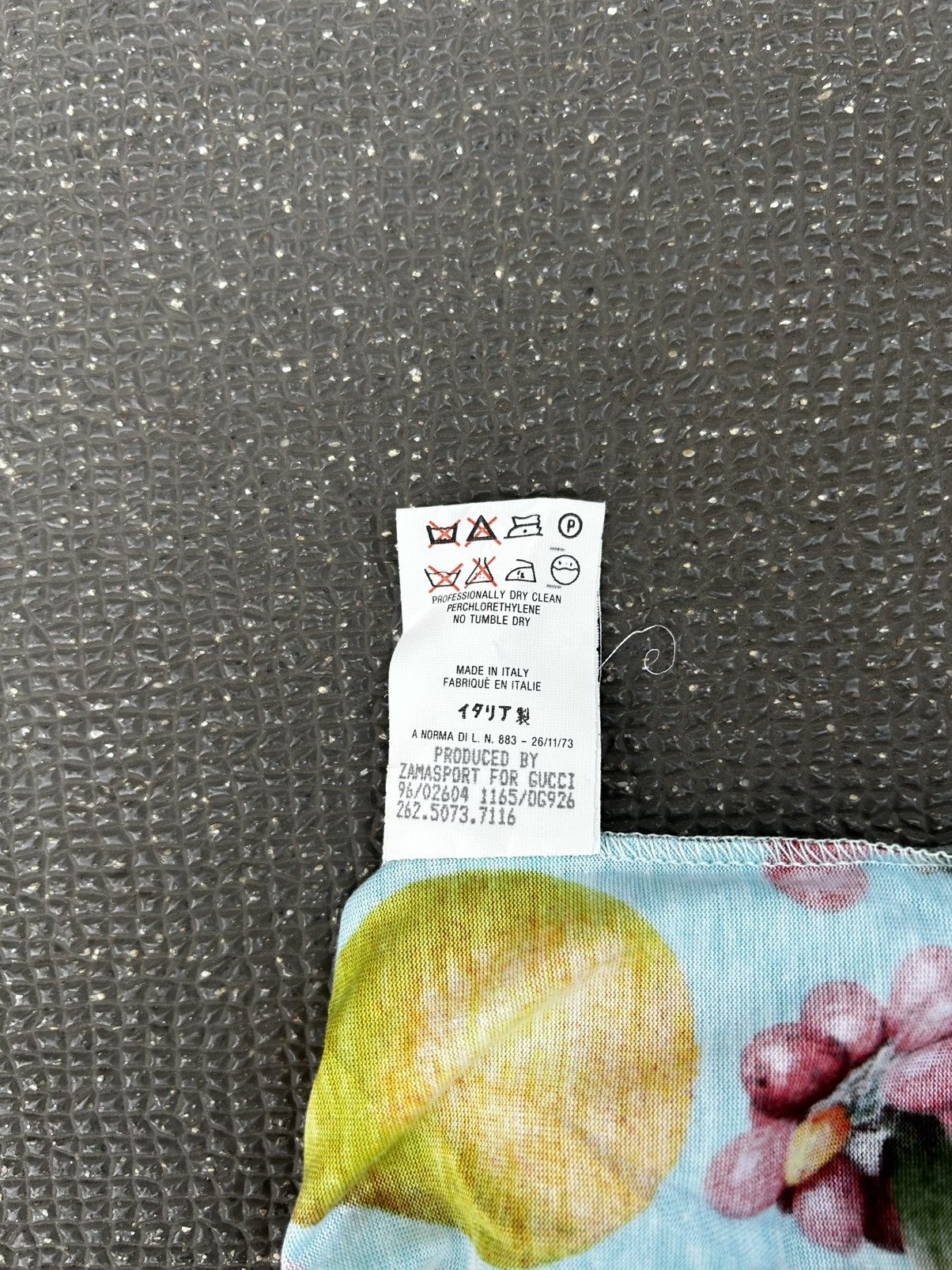 Gucci Gucci Tom Ford 1995 Fruits Tshirt Size US M / EU 48-50 / 2 - 4 Thumbnail