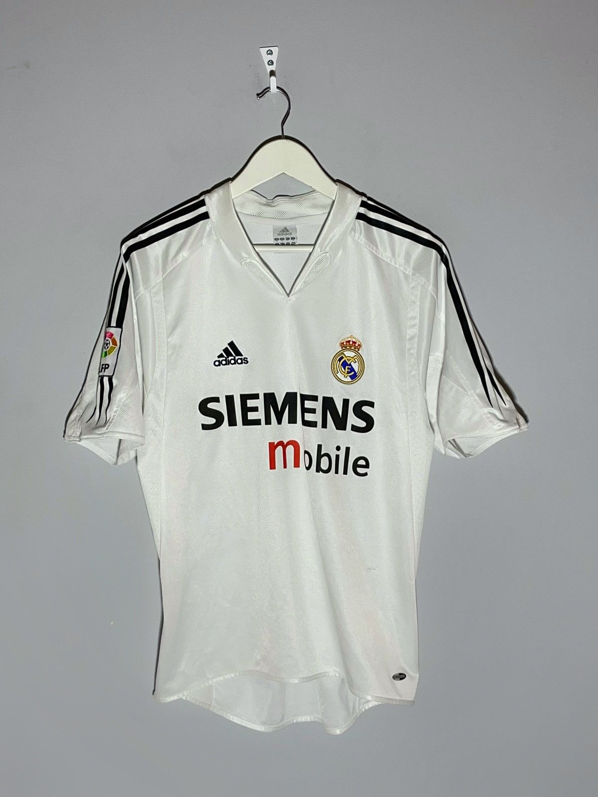 Adidas × Vintage Real Madrid Adidas Vintage 2004/05 Home Y2k Football Shirt Size US M / EU 48-50 / 2 - 1 Thumbnail