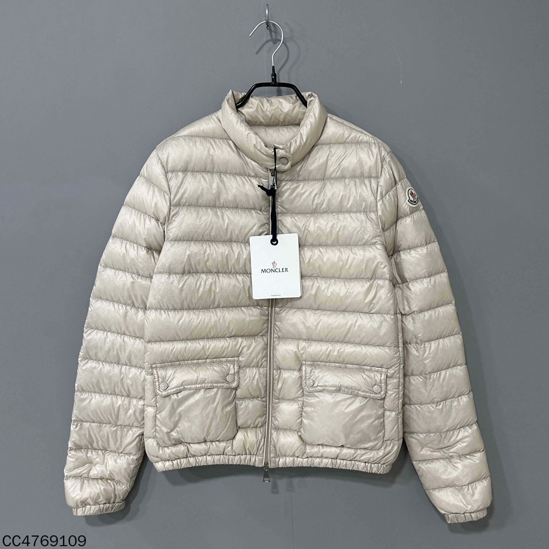 Moncler Moncler Down Down Jacket XS Women Size XS / US 0-2 / IT 36-38 - 1 Thumbnail