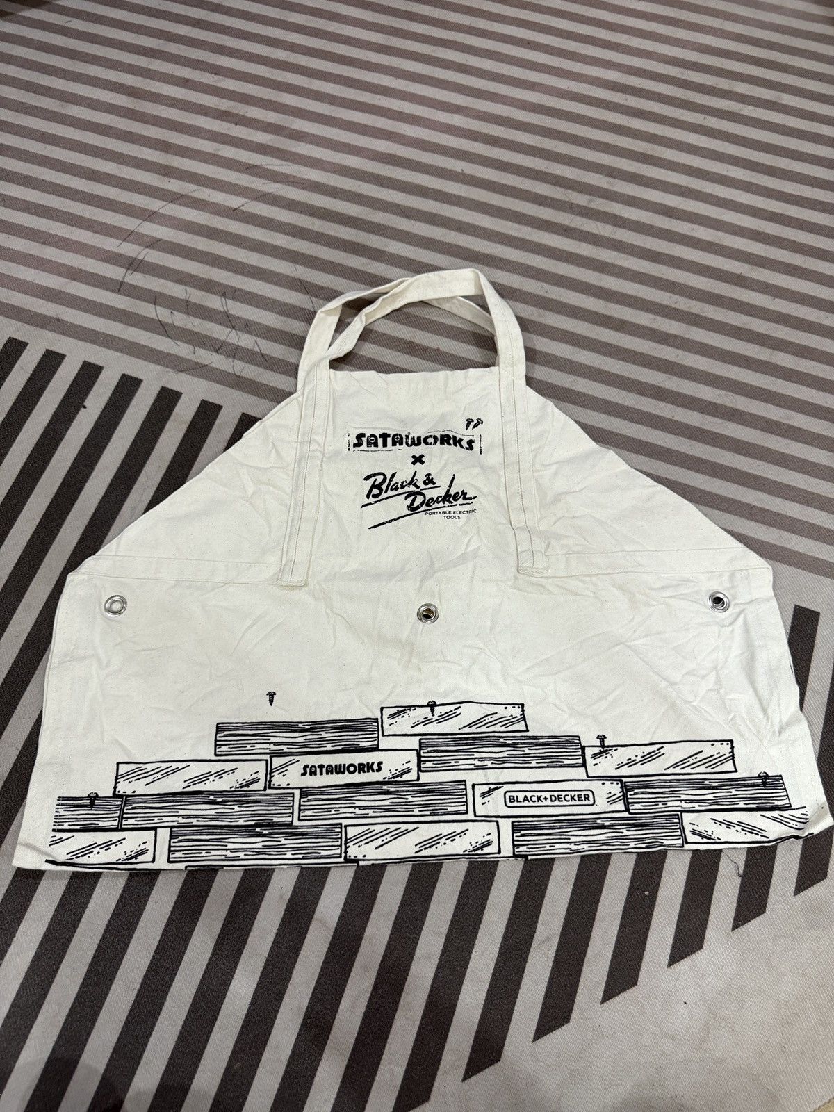 Japanese Brand 🔥🔥🔥ARCHIVE SATAWORKS X BLACK & DECKER TOOLS BAG Size ONE SIZE - 6 Thumbnail