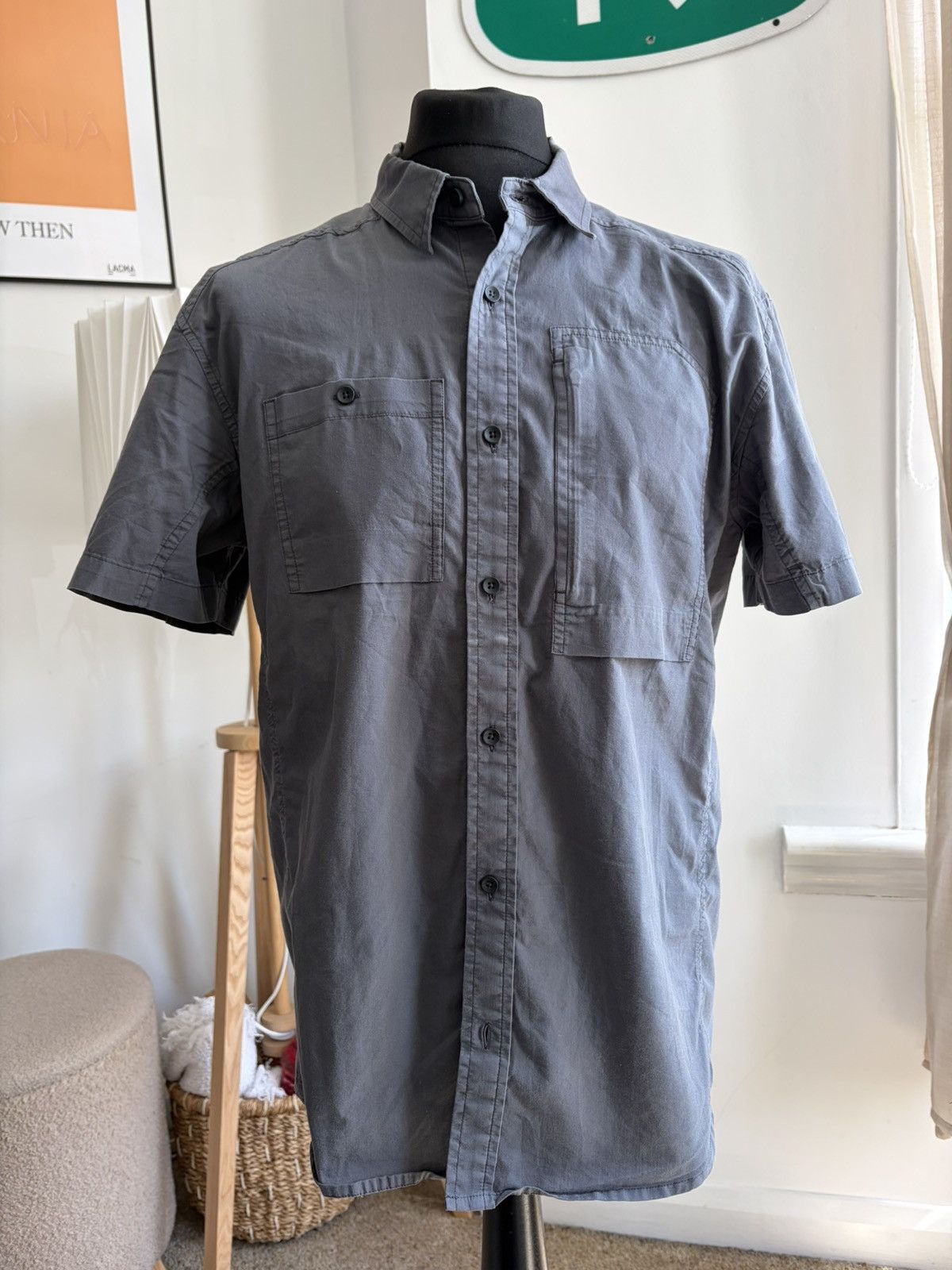 Arc'teryx Short Sleeve Button Up Shirt Size US L / EU 52-54 / 3 - 1 Thumbnail