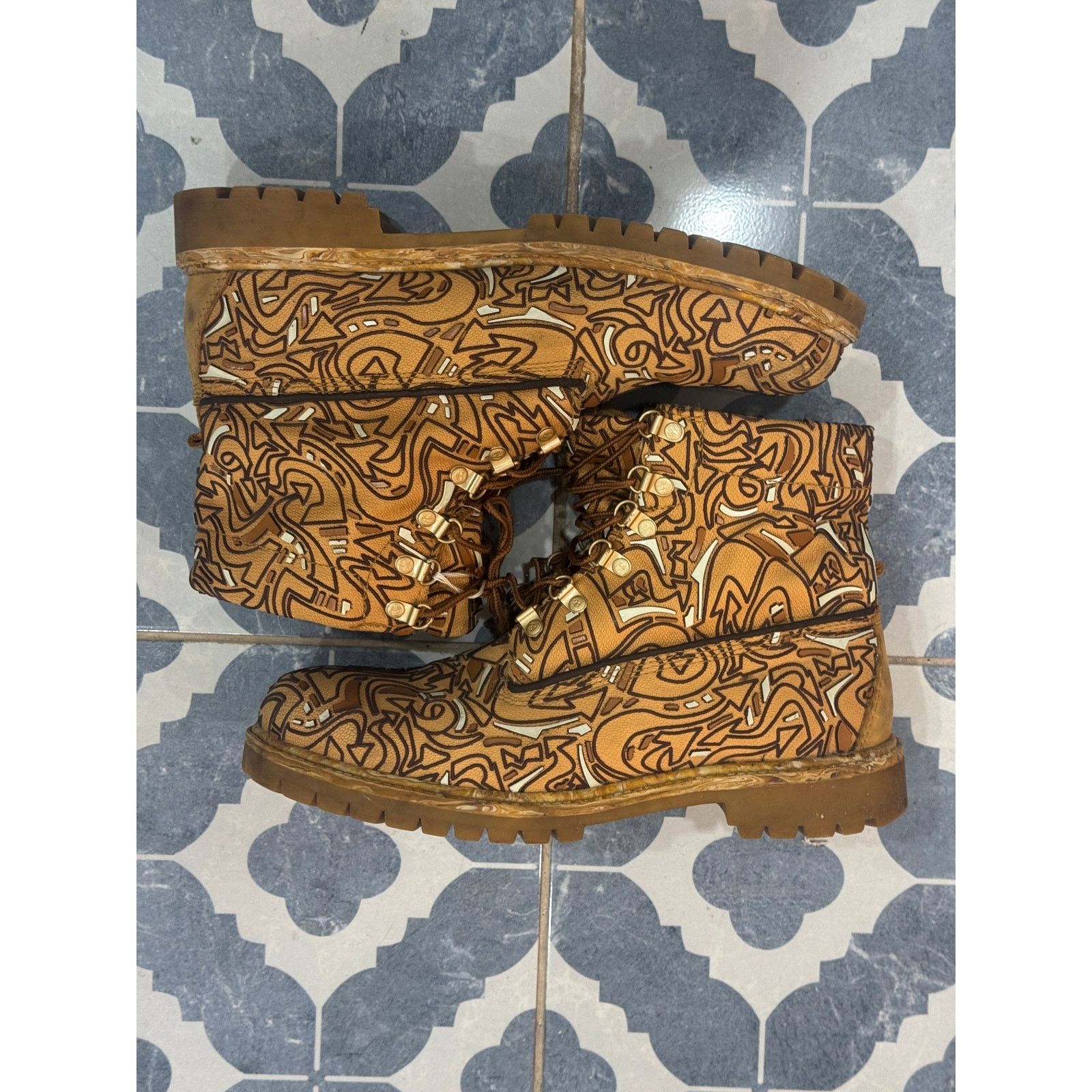 Timberland *Very Rare* Ventech III Graffiti Graphic Timberland