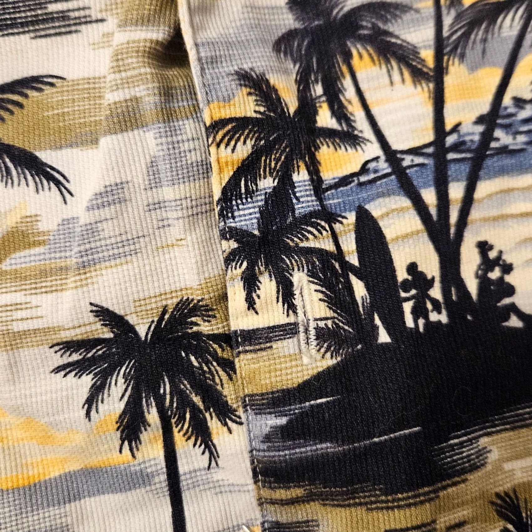 Disney Walt Disney World Surf Hawaiian Button Up Shirt Mens XL Mickey Missing 1 Size US XL / EU 56 / 4 - 7 Thumbnail