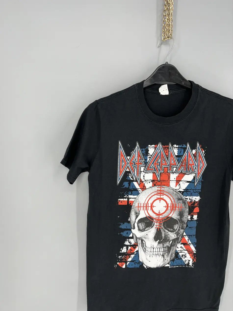 Band Tees × Vintage Vintage Y2K Def Leppard Pryromania Band Tee Size M Size US M / EU 48-50 / 2 - 3 Thumbnail