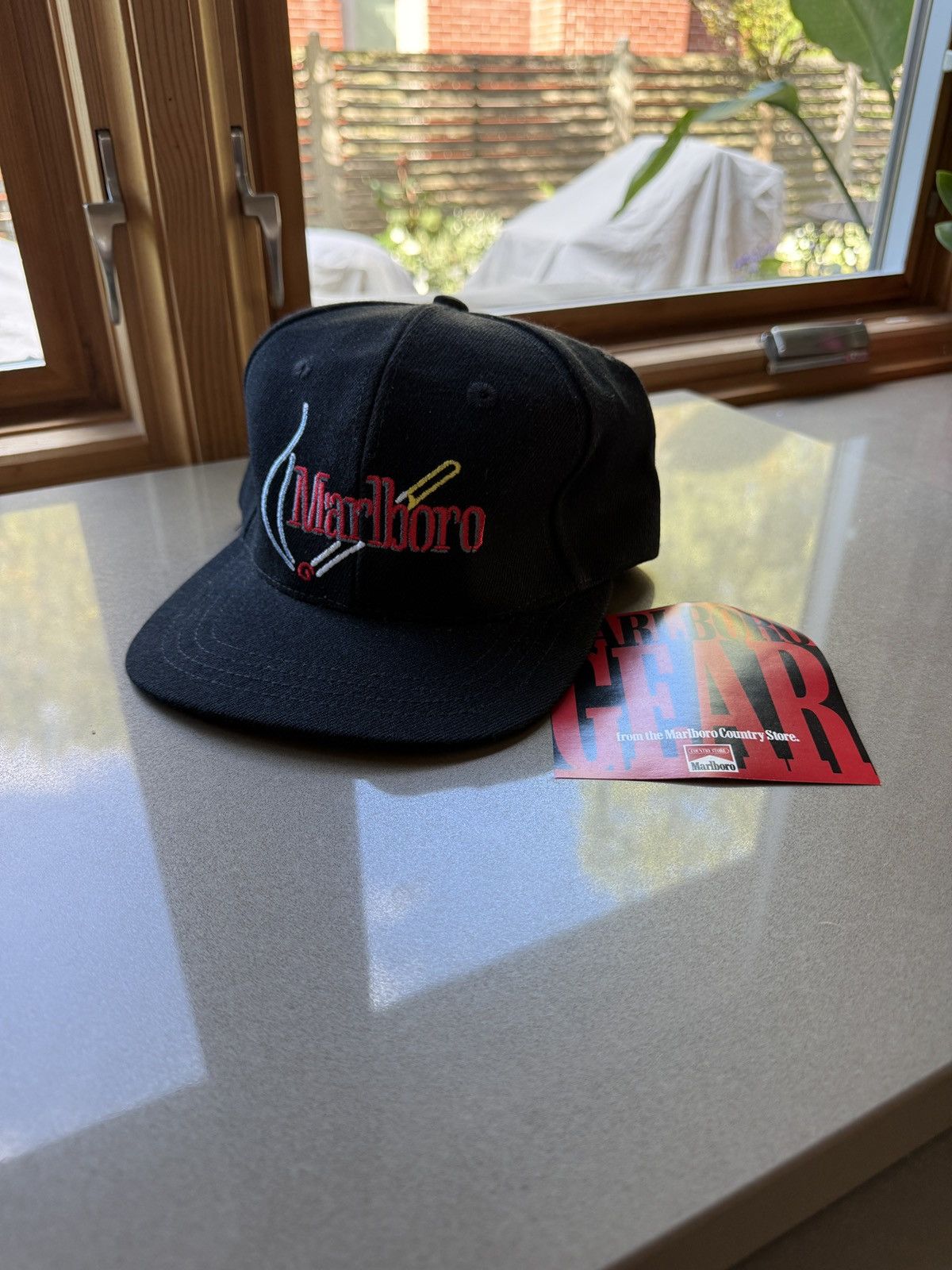Vintage NWT Vintage 90s Marlboro Embroidered Strapback Hat Size ONE SIZE - 1 Thumbnail