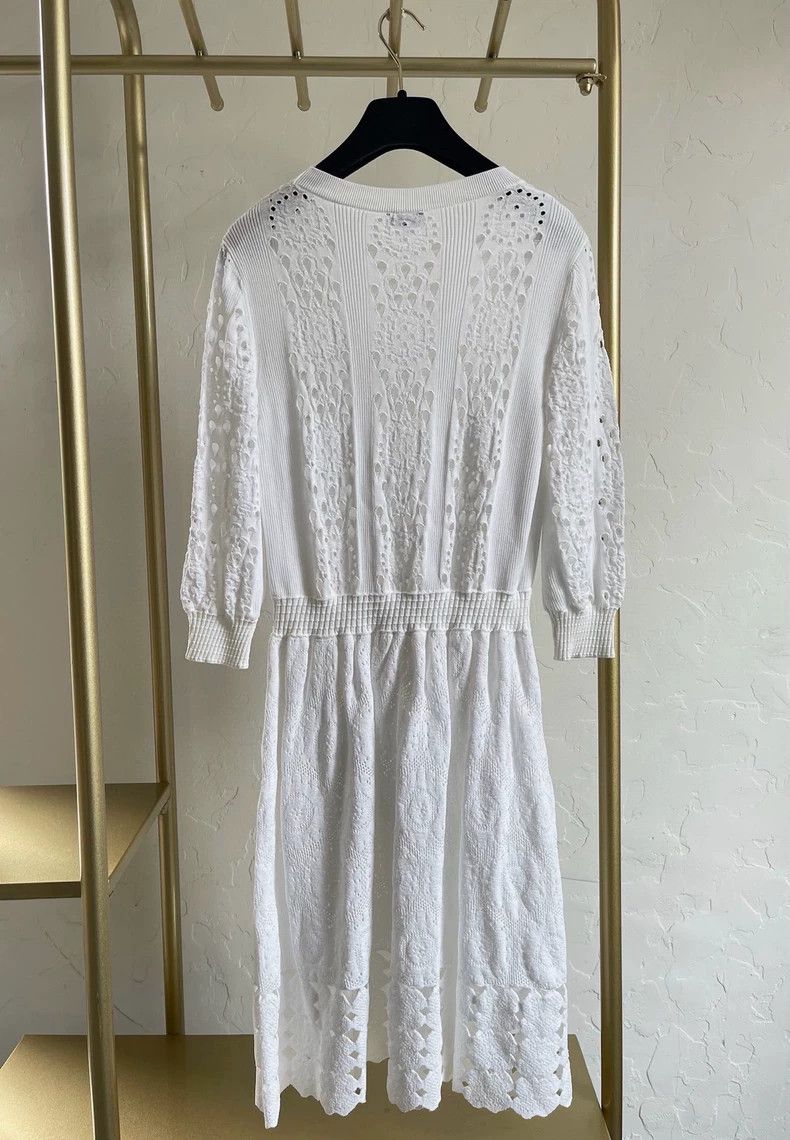 Chanel Chanel White hollow dress Size XS / US 0-2 / IT 36-38 - 2 Thumbnail