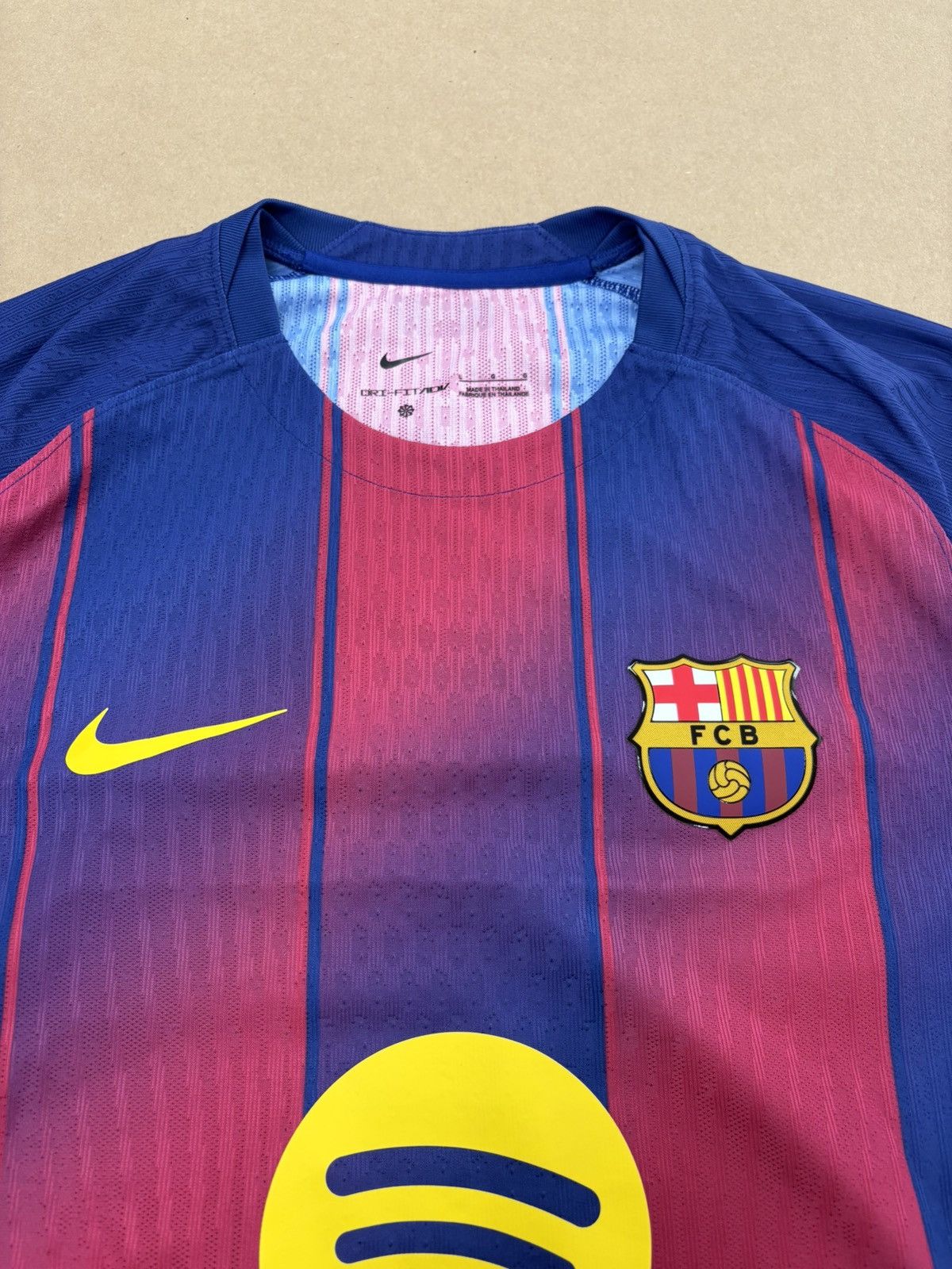 Nike Nike 2025/26 FC Barcelona Authentic Home Jersey Size US L / EU 52-54 / 3 - 3 Thumbnail