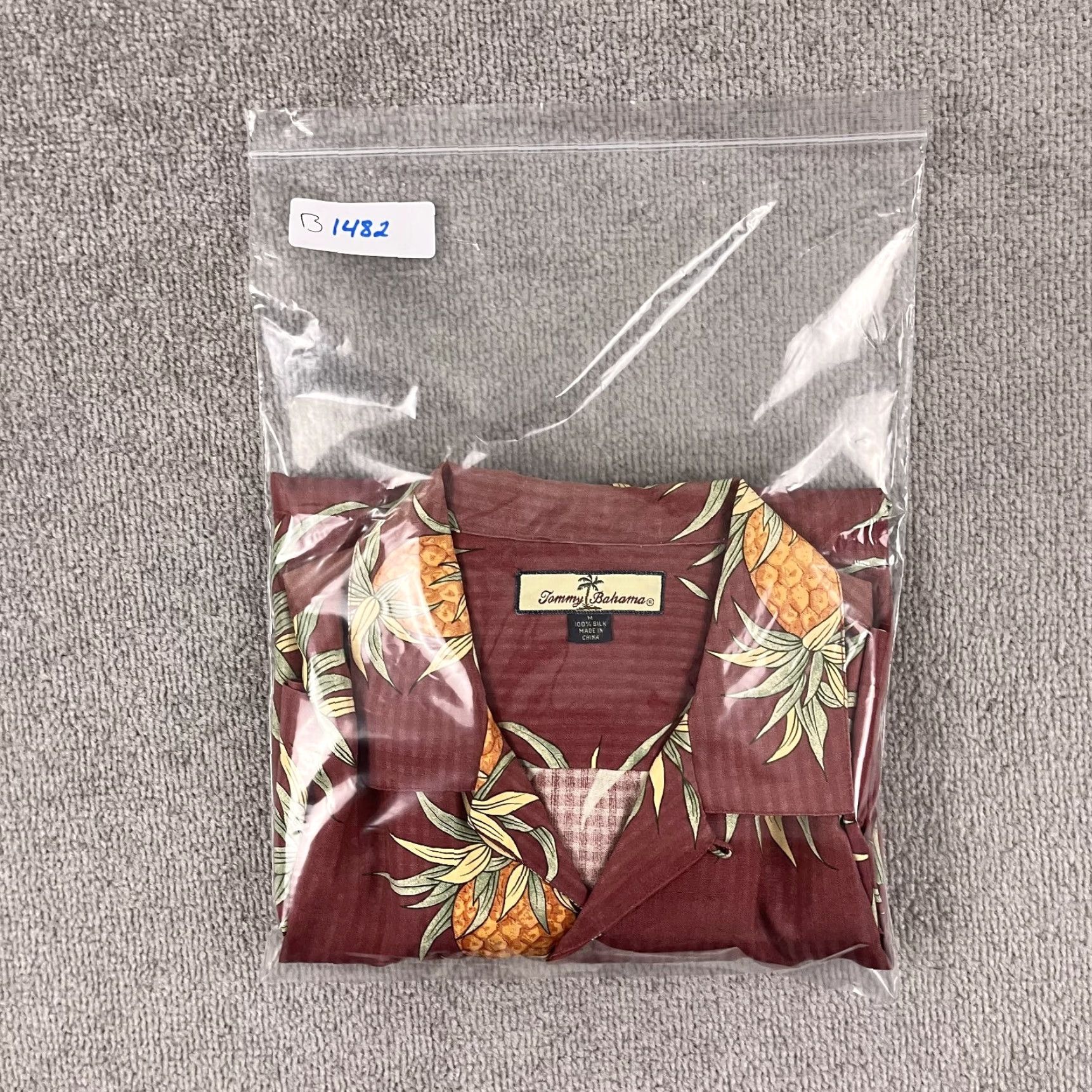 Tommy Bahama Tommy Bahama Hawaiian Button-Up Shirt Mens Medium Red Pineapple Silk Geometric Casual Resort Size US M / EU 48-50 / 2 - 8 Thumbnail