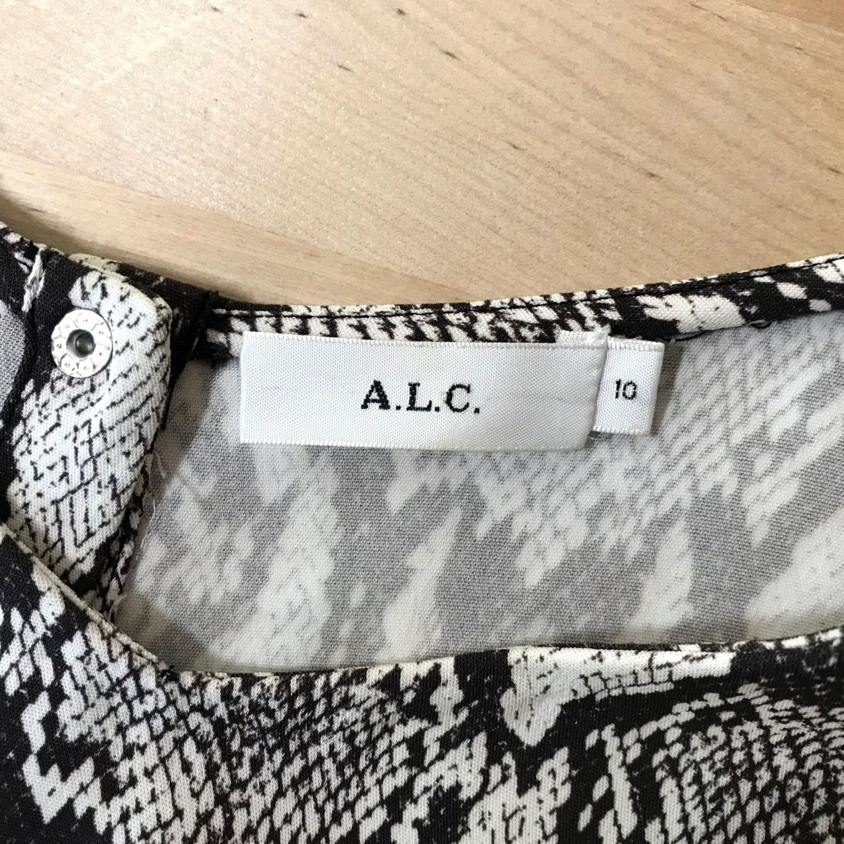 Vintage ALC Snake Print Tank Top Women Size 10 - Sleek Black Stylish Size L / US 10 / IT 46 - 7 Thumbnail