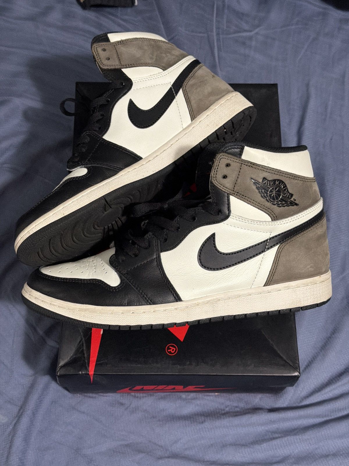 Jordan Brand Nike Air Jordan 1 Retro High OG Dark Mocha Size US 10.5 / EU 43-44 - 1 Thumbnail