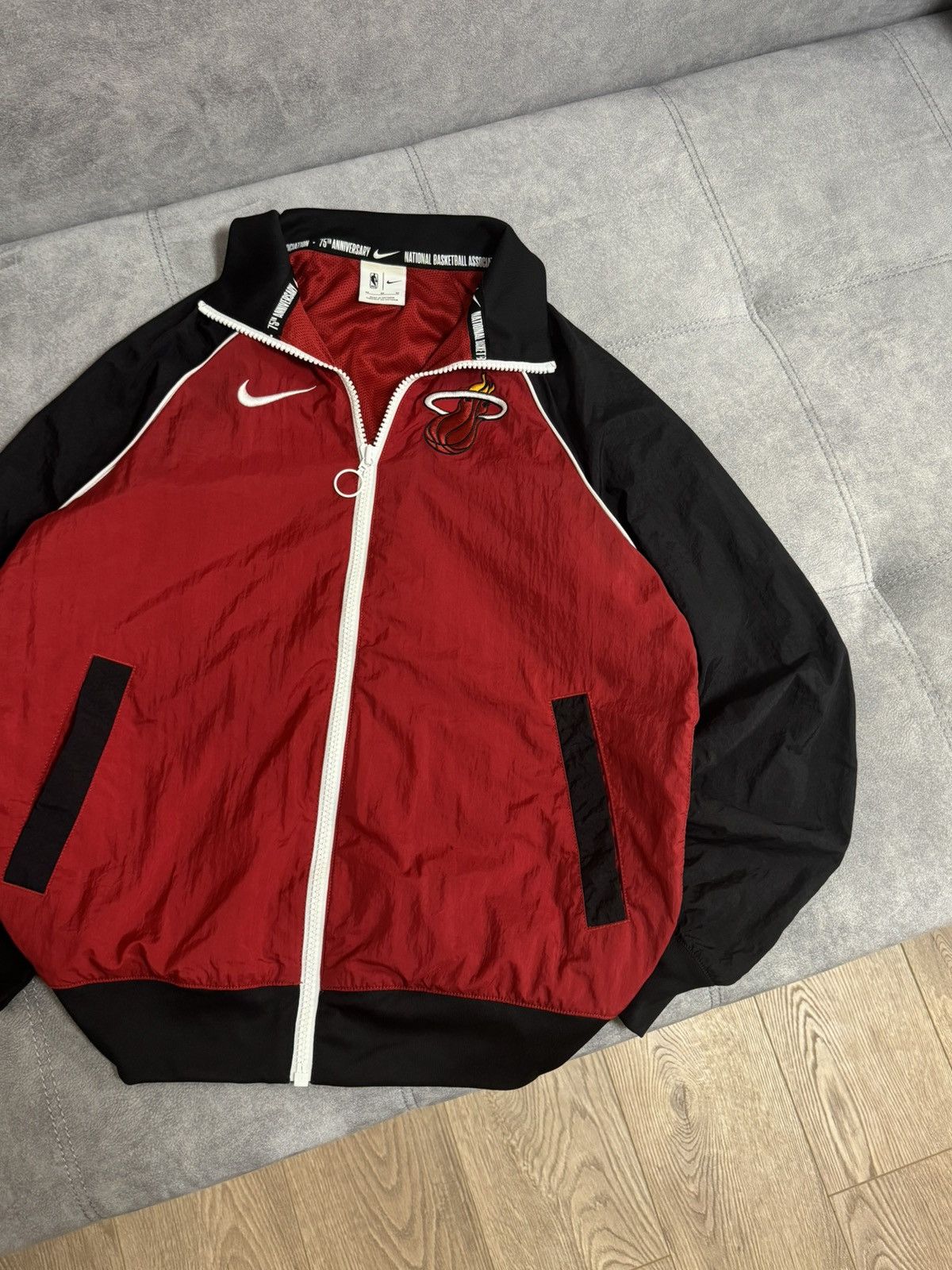 NBA Nike nylon Miami Heat nylon jacket hoodie Size US M / EU 48-50 / 2 - 3 Thumbnail