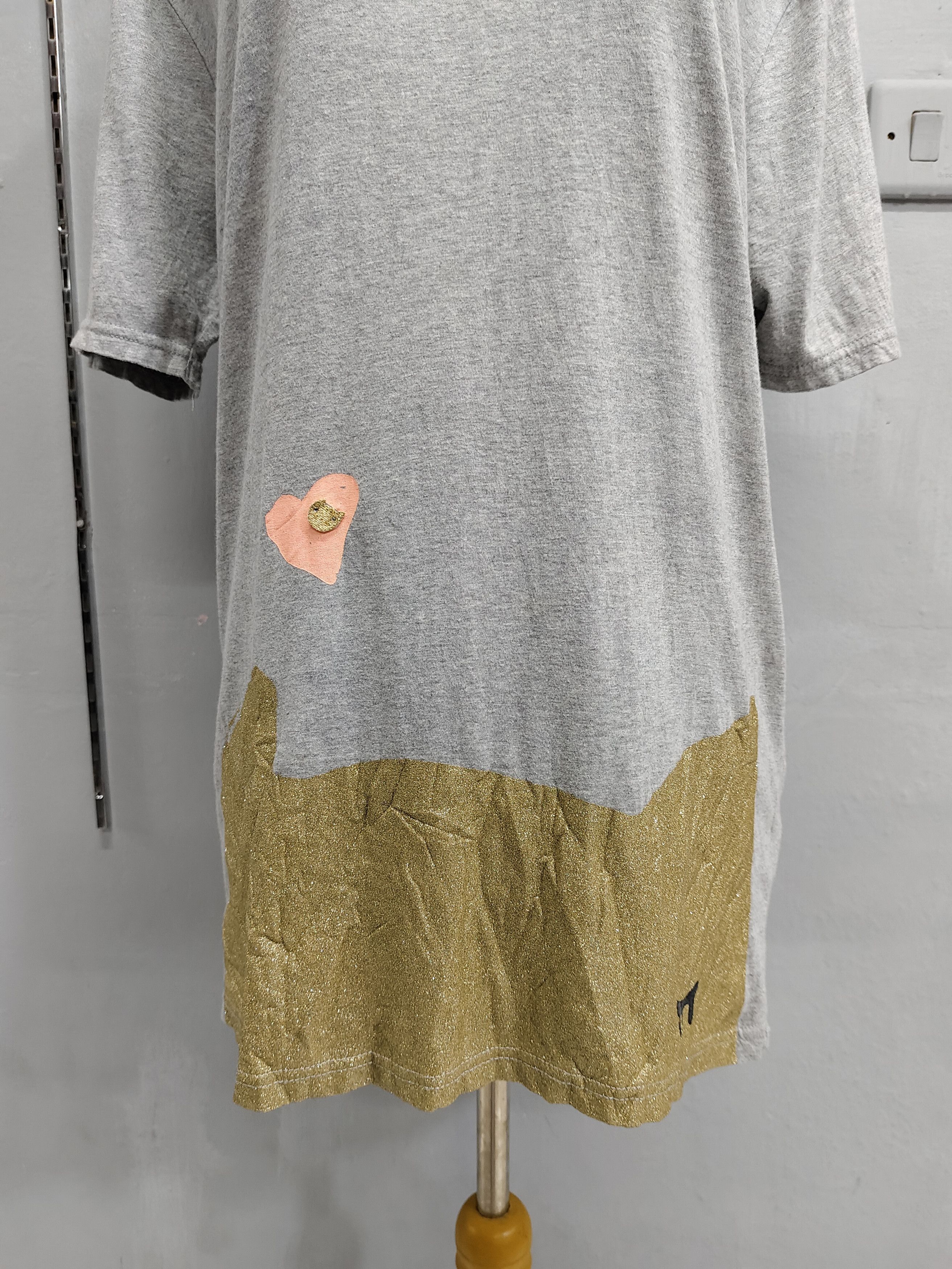 Tsumori Chisato 🇯🇵Tsumori Chisato🇯🇵 Cats Gold Metallic Tshirt Size M / US 6-8 / IT 42-44 - 3 Thumbnail