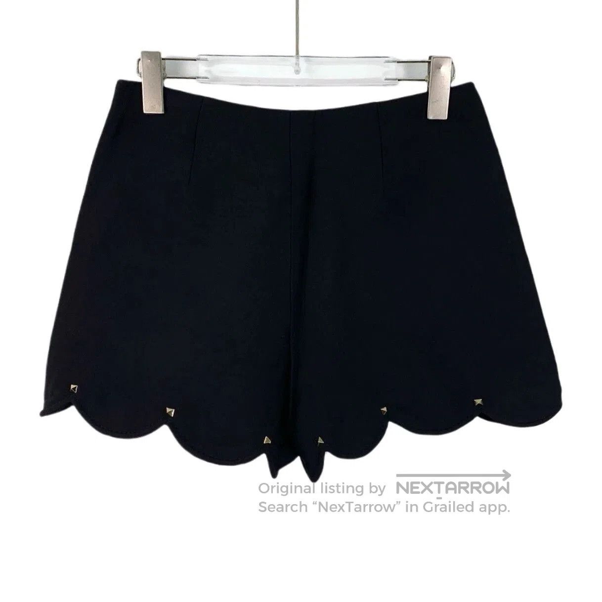 Valentino black scalloped hem shorts by valentino. Size US 38 / EU 54 - 2 Thumbnail