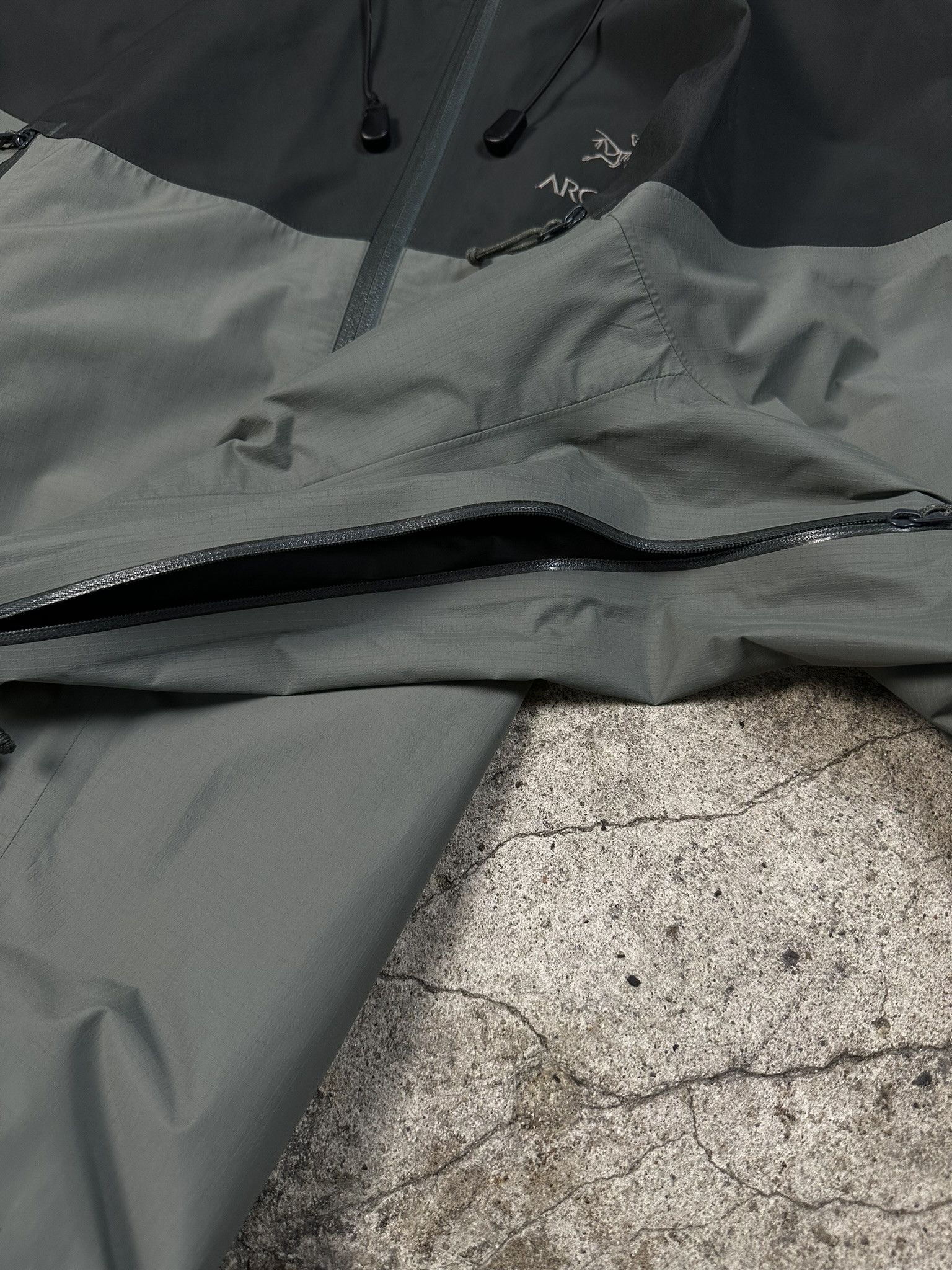 Arc'teryx Rare 00s Arc'teryx Green Gore-tex Shell Jacket Vintage Size US L / EU 52-54 / 3 - 6 Thumbnail