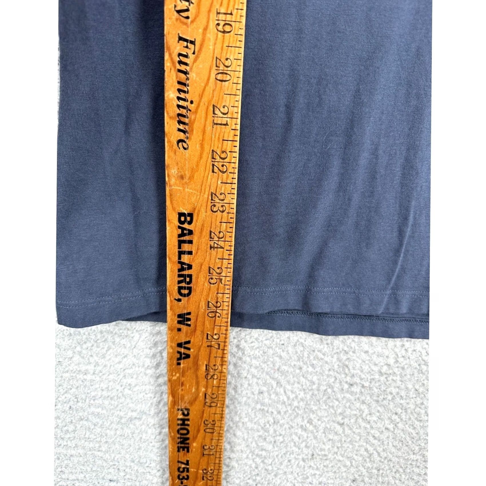 Vineyard Vines Vineyard Vines T-Shirt Mens Small Navy Whale Graphic Long Sleeve Naughty or Nice Crew Neck Pocket Tee Men XS? Nope Size US S / EU 44-46 / 1 - 7 Thumbnail