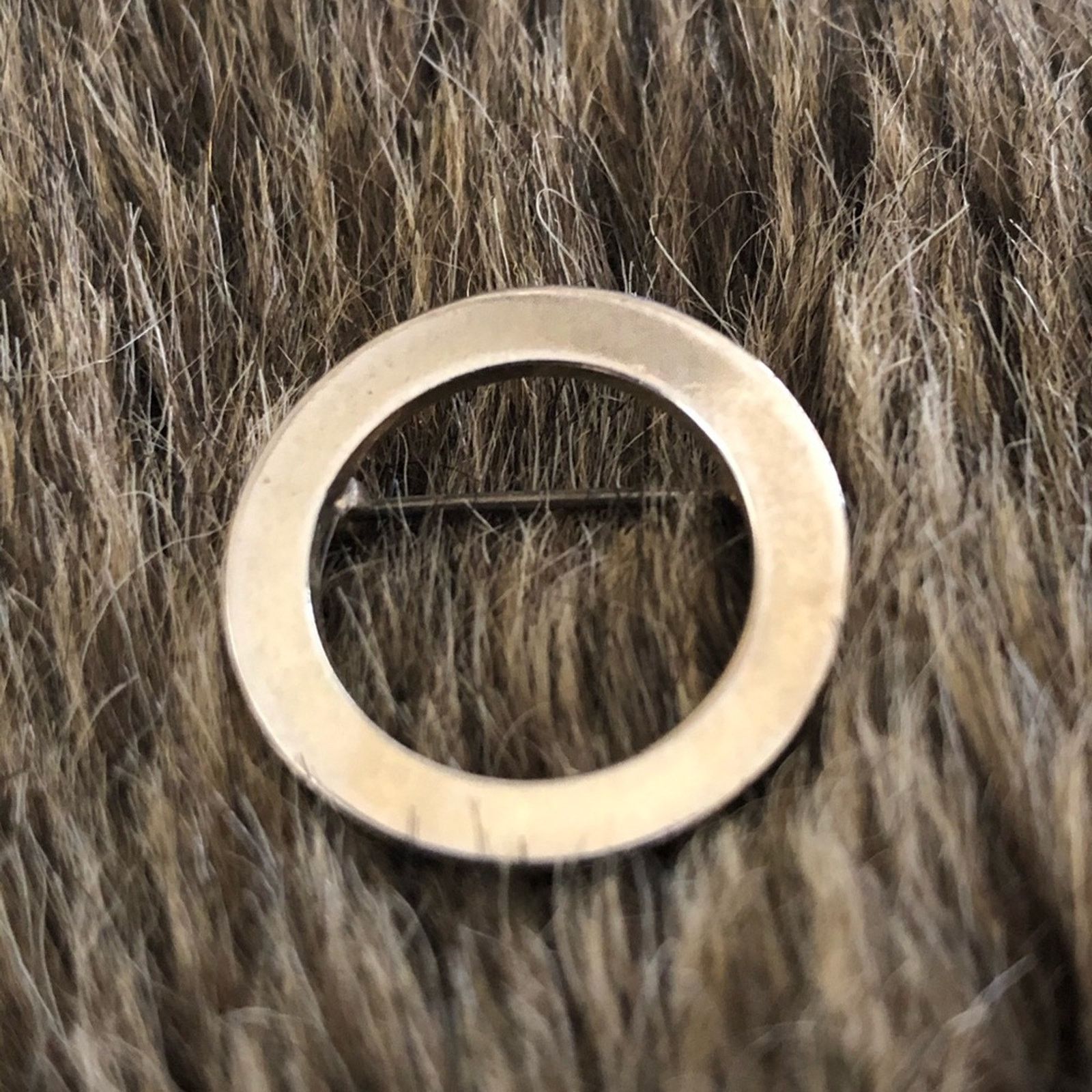 Vintage Vintage 70s-80s gold tone mini scarf brooch pin Size ONE SIZE - 1 Thumbnail