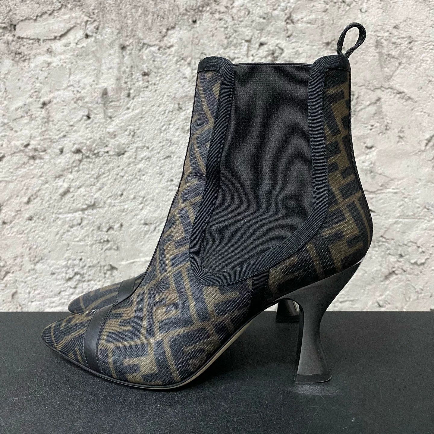 Fendi Fendi Monogram short boots size 36 Size US 5 / IT 35 - 2 Thumbnail