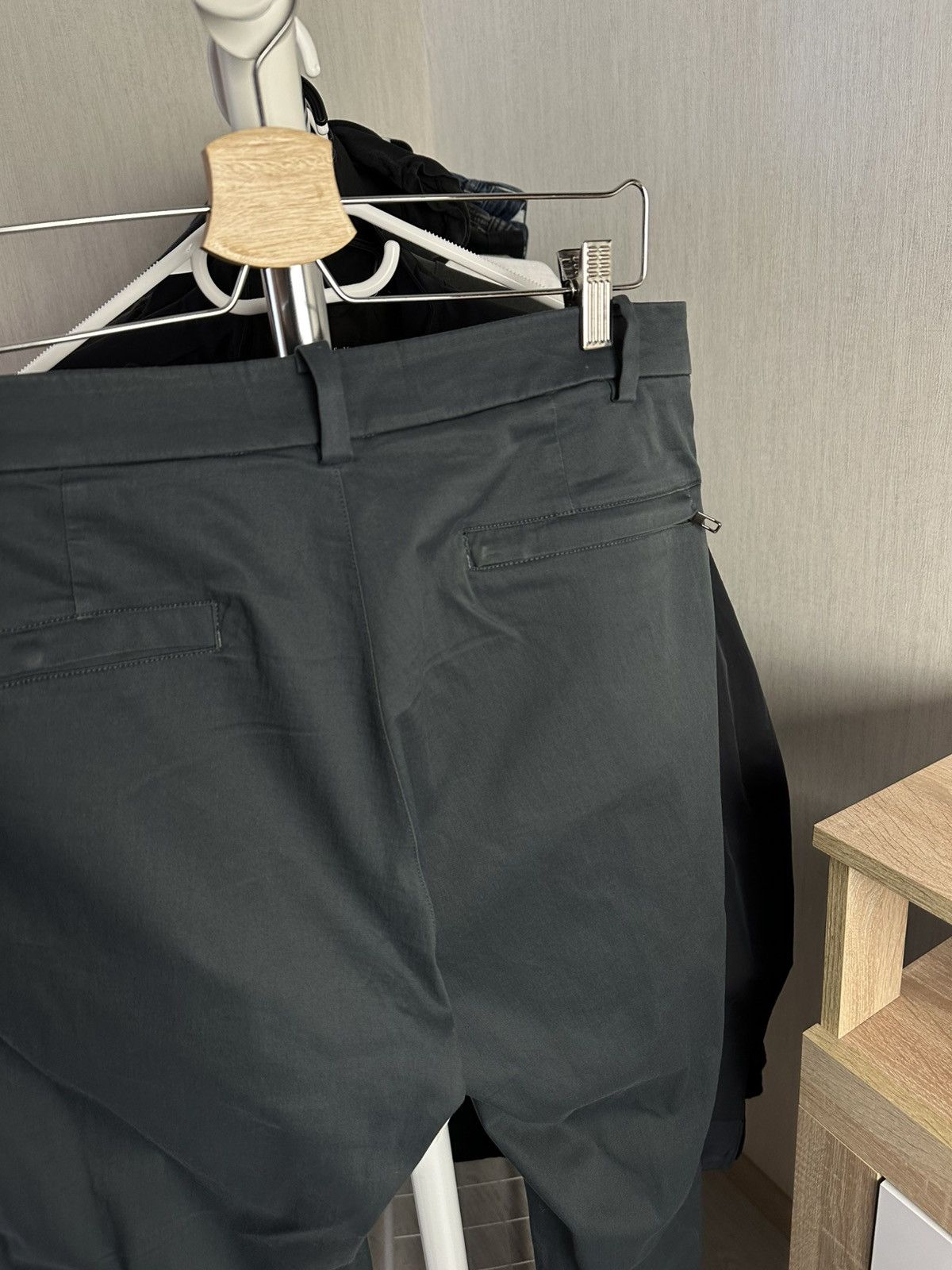 Lululemon Lululemon Pants Mens 32 ABC Slim Fit Warpstreme Size US 32 / EU 48 - 5 Thumbnail