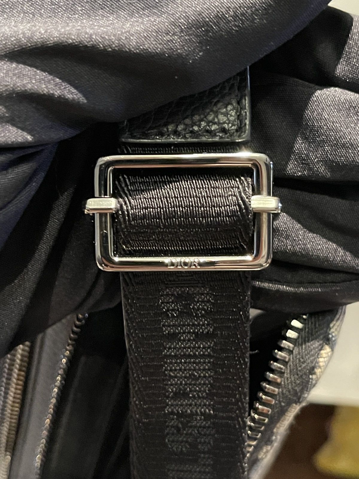 Dior Dior Essentials - Zipped Pouch with Strap Size ONE SIZE - 6 Thumbnail