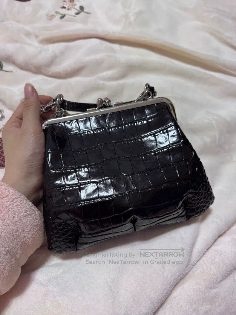 Vivienne Westwood Vivienne Westwood size os Real Leather Cross Crocodile Hand Size ONE SIZE - 2 Thumbnail