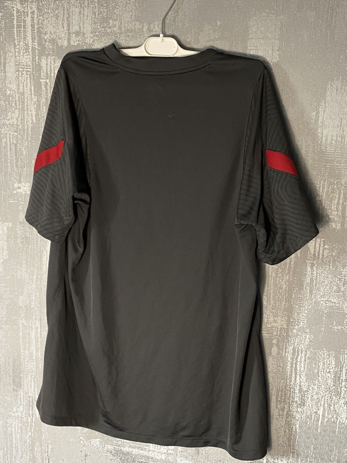 Nike × Other UK Vintage Liverpool Nike Soccer Jersey Training Size XL Size US XL / EU 56 / 4 - 4 Thumbnail