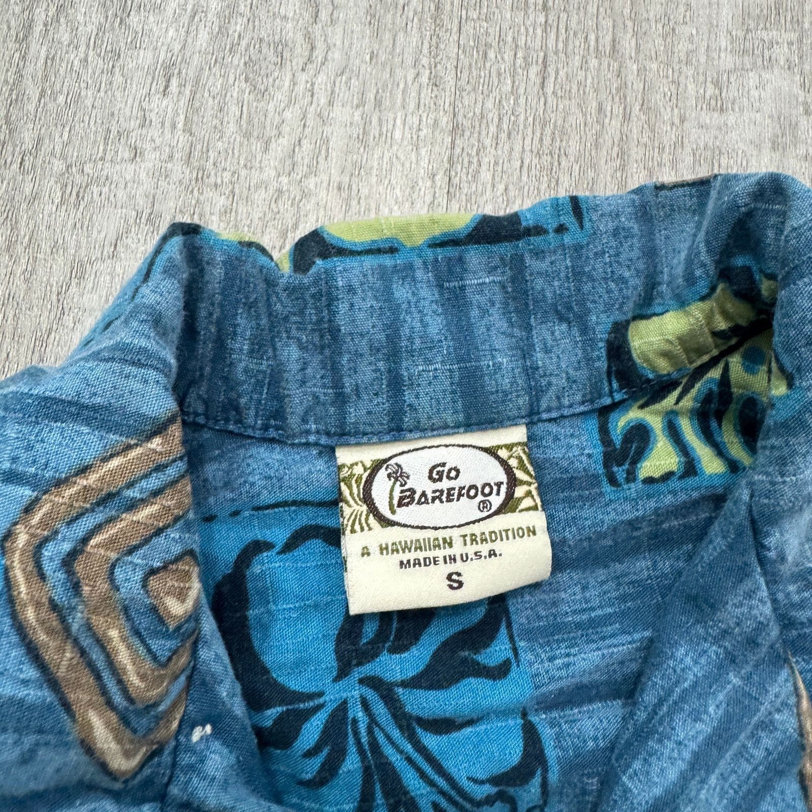 Vintage Go Barefoot Hawaiian Shirt Men's Small Blue Floral Aloha Size US S / EU 44-46 / 1 - 4 Thumbnail