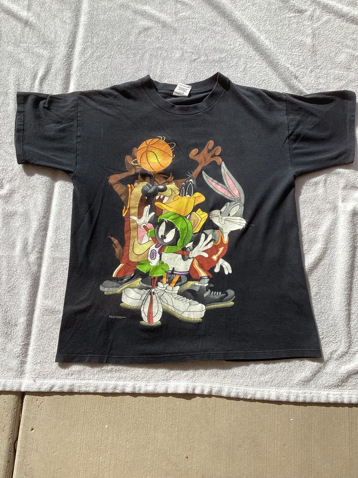 Warner Bros Vtg 93 Warner Brothers Looney Tunes space jam wild oats Tee Size US L / EU 52-54 / 3 - 1 Thumbnail