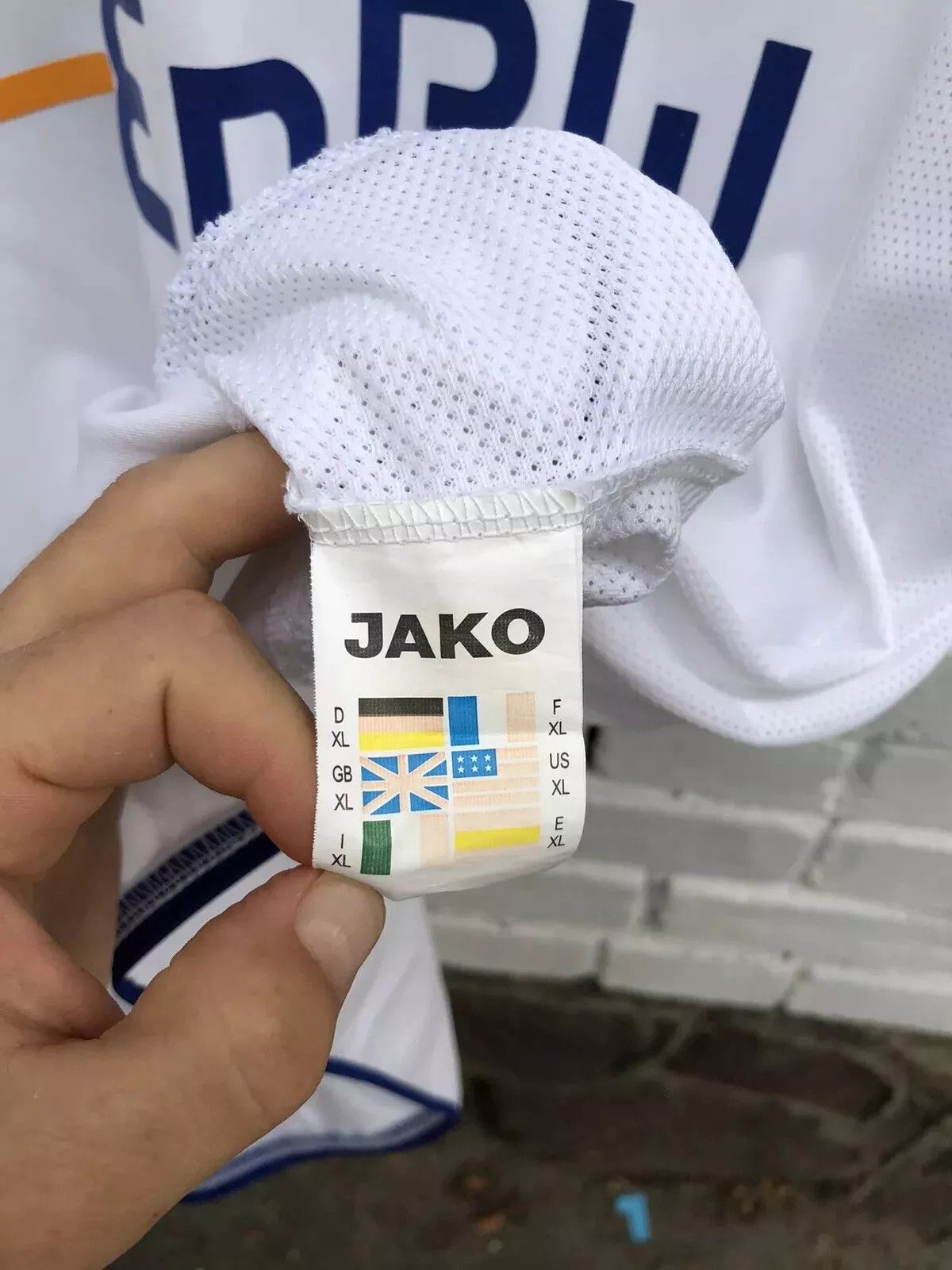 Vintage VINTAGE KARLSRUHER 2006 2007 HOME FOOTBALL JERSEY SOCCER #10 Size US XL / EU 56 / 4 - 12 Thumbnail
