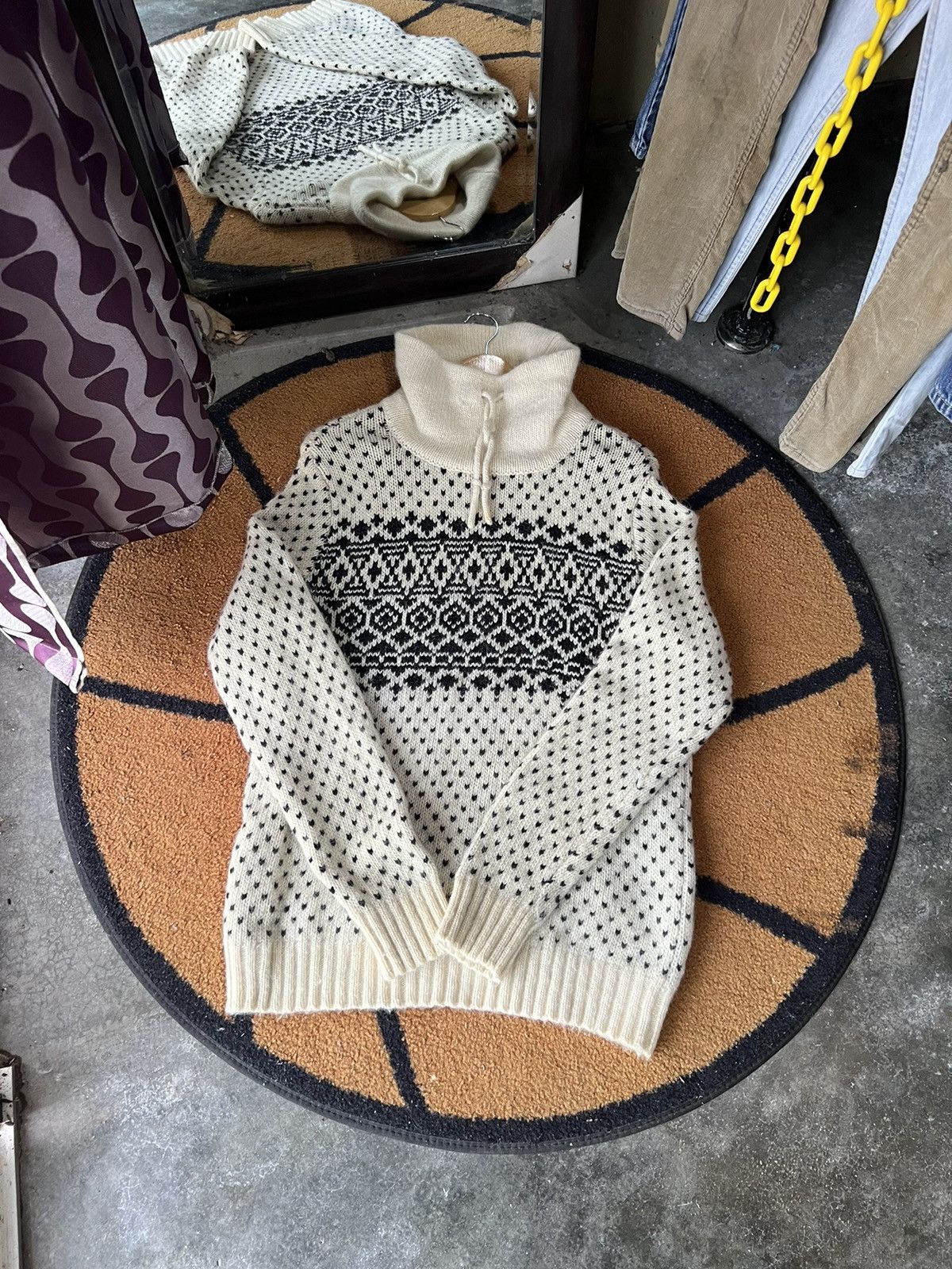 image of Gap Knitwear Sweaters in Cream, Women's (Size Medium)