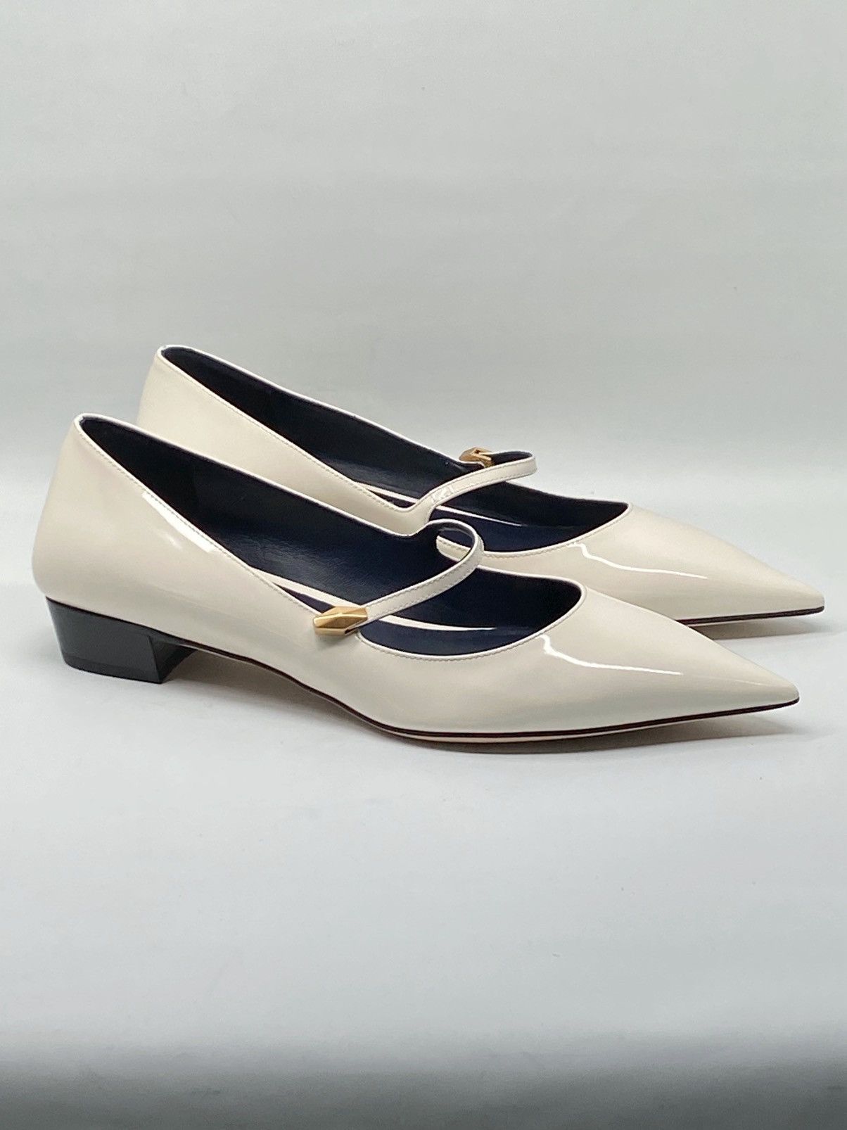 Jimmy Choo Jimmy Choo Carolyn Leather Mary Jane Flats size 39.5 Size US 9.5 / IT 39.5 - 6 Thumbnail