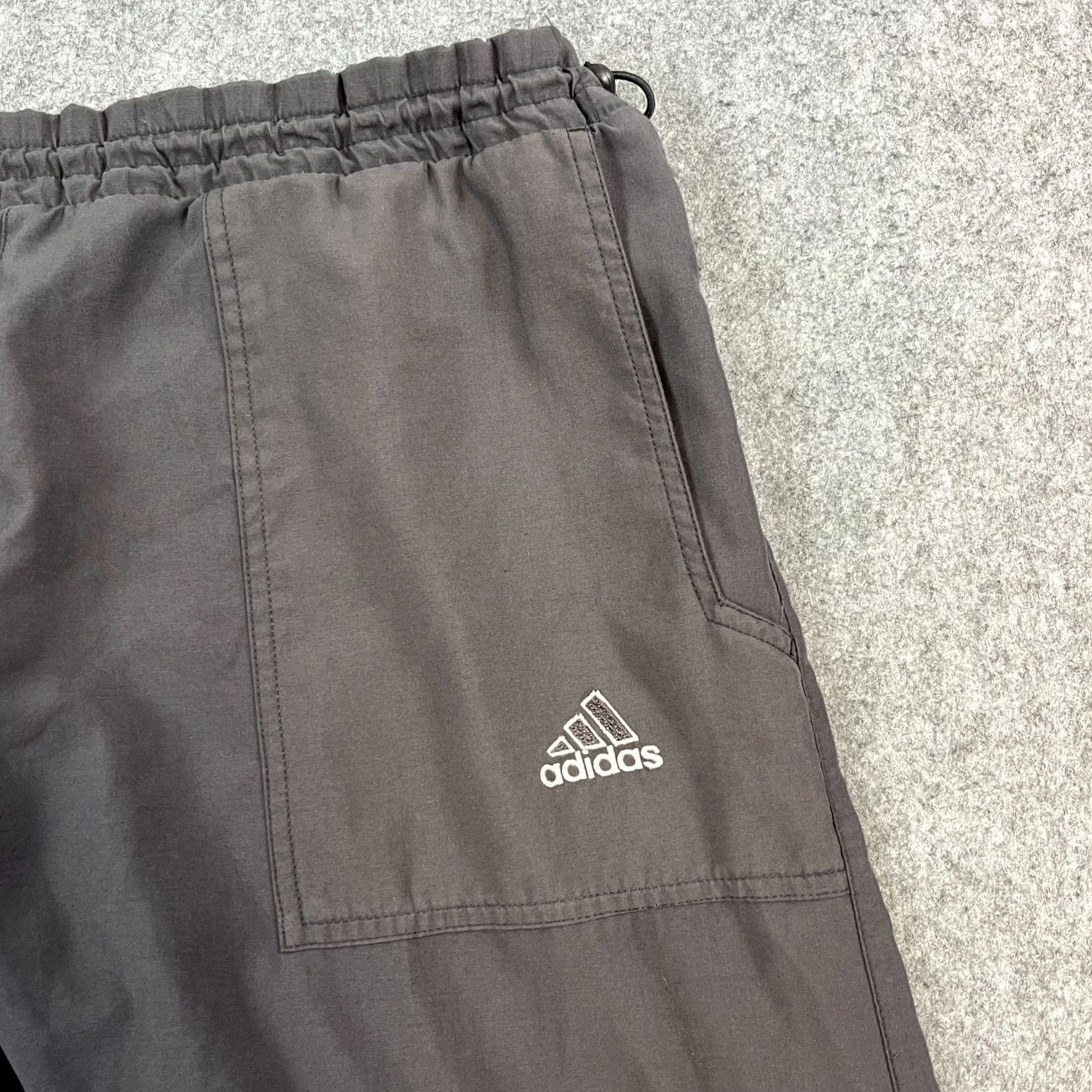 Adidas VINTAGE adidas Mens Tracksuit Bottoms Pants Sweat Joggers Grey S Baggy Y2K 00s裤 Size 36R - 7 Thumbnail