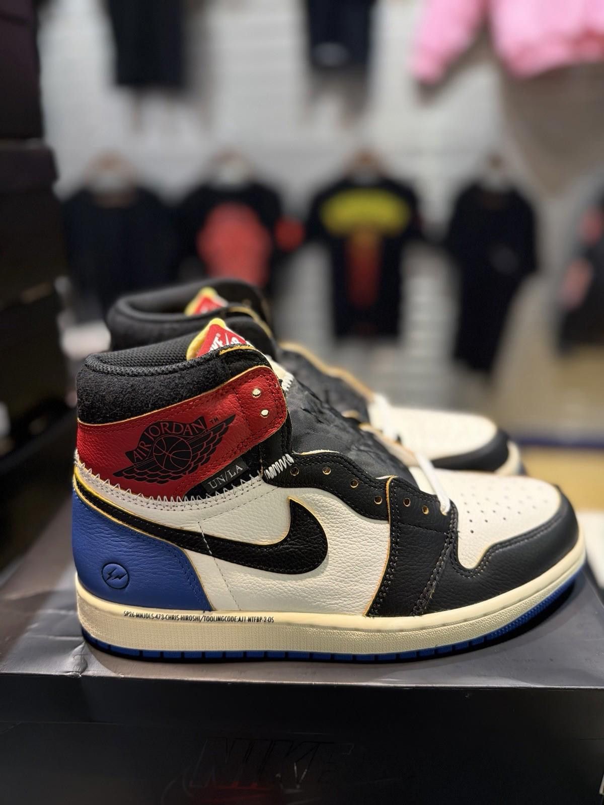 Jordan Brand Air Jordan 1 x Union x Fragment Black and Varsity Red (9.5) Size US 9.5 / EU 42-43 - 9 Thumbnail